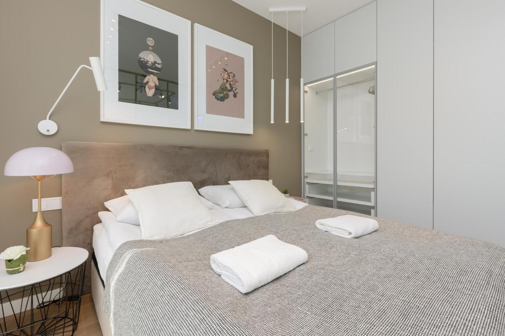 Boutiq Park Elegant With Parking By Renters Apartment *