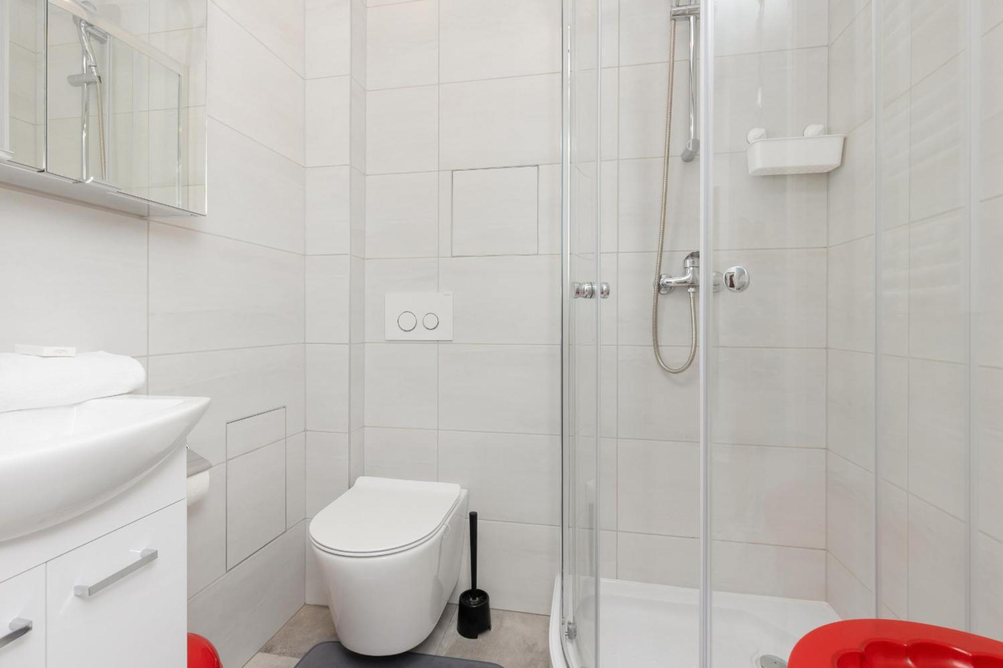 Family In With 3 Bedrooms & Ac Near Metro Stoklosy By Renters