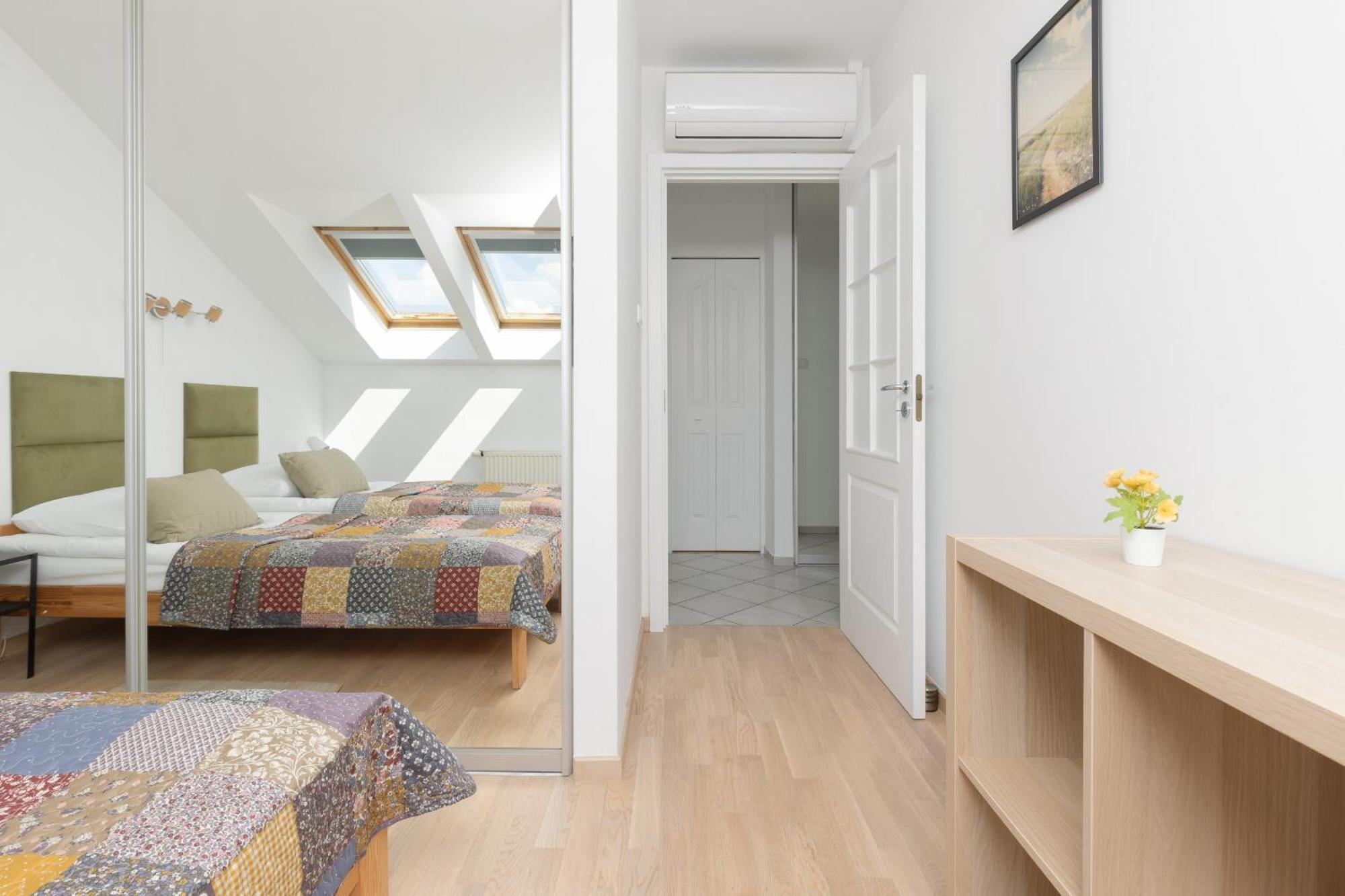 Apartamento Family In With 3 Bedrooms & Ac Near Metro Stoklosy By Renters Varsóvia
