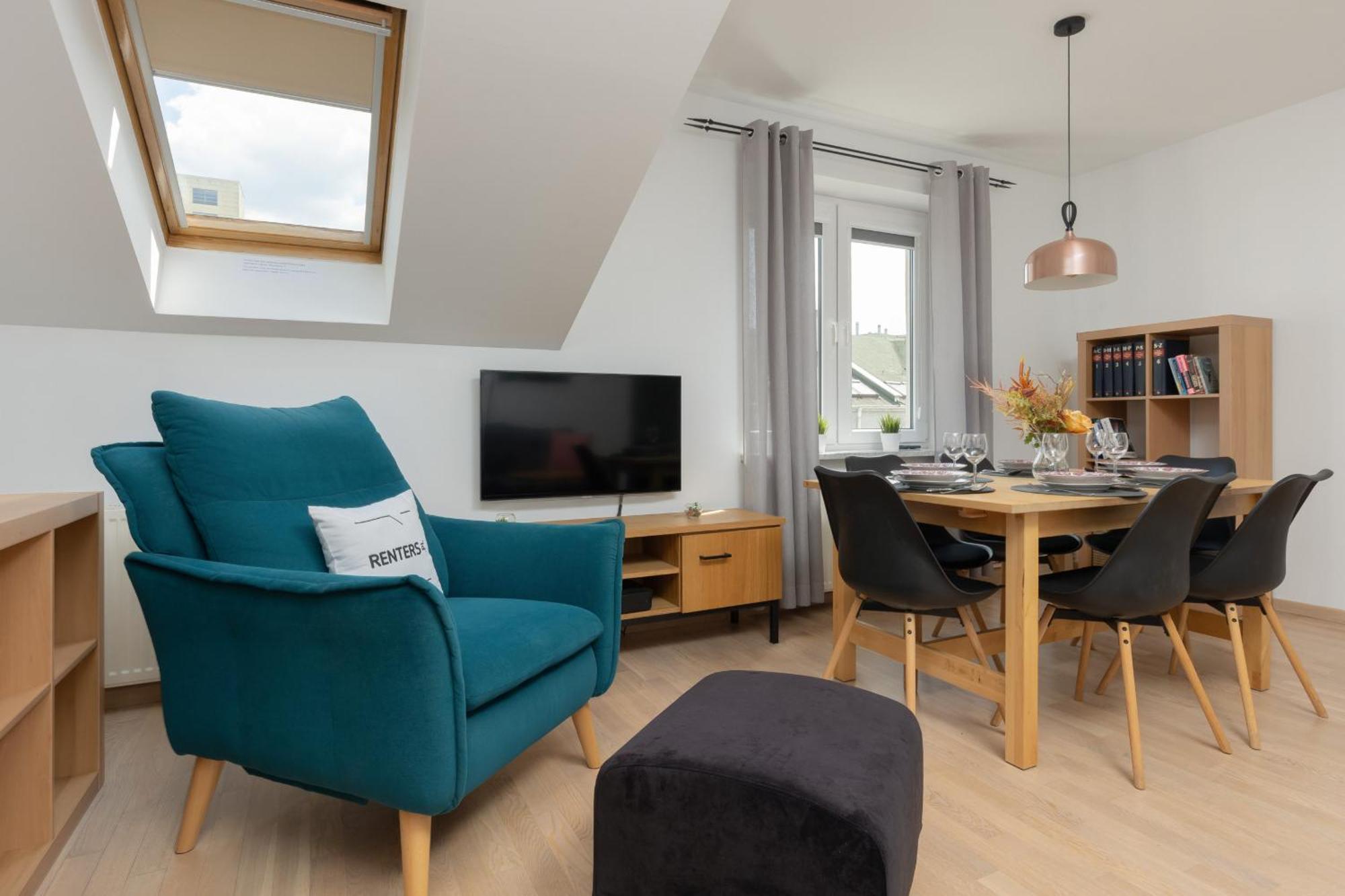 Family In With 3 Bedrooms & Ac Near Metro Stoklosy By Renters *