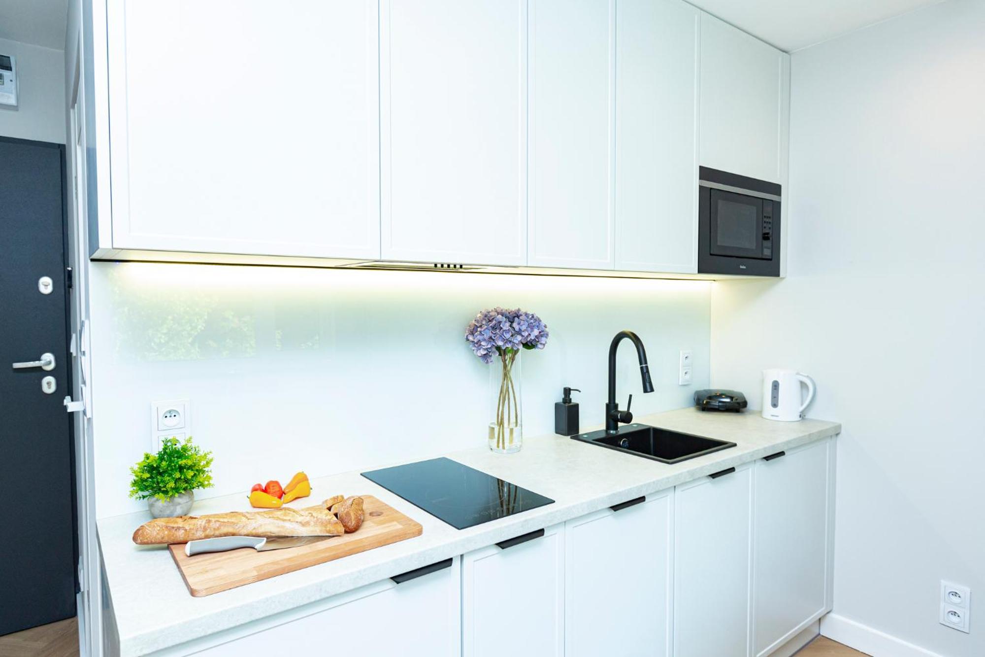Batorego Grey - Stacja Metra 300m - Bezplatny Parking Apartment