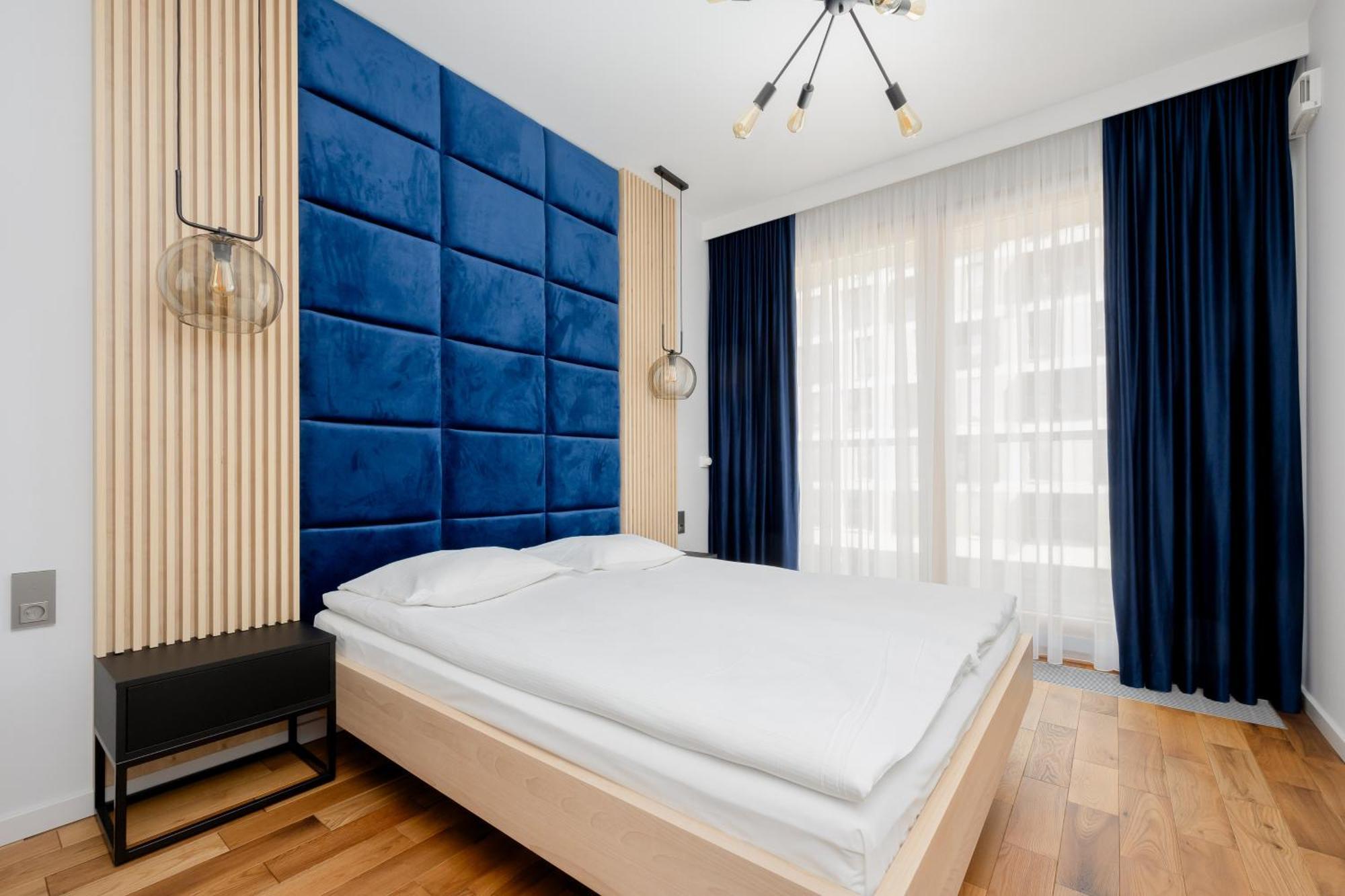 Cozy With Parking In The 19th District By Renters *