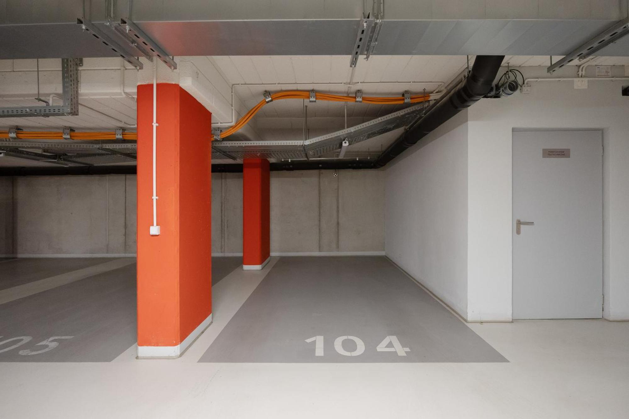 Cozy With Parking In The 19th District By Renters *