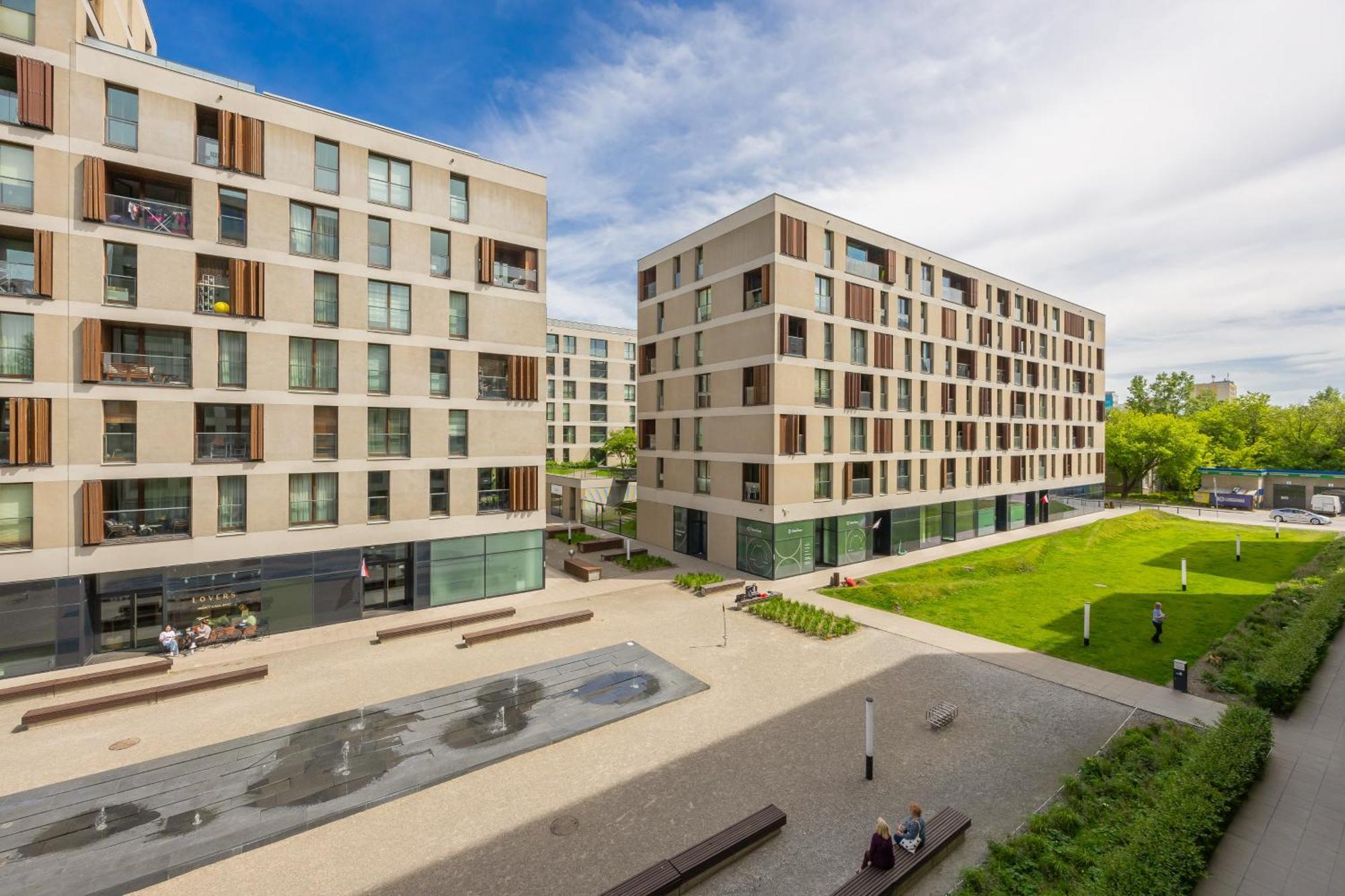 Cozy With Parking In The 19th District By Renters