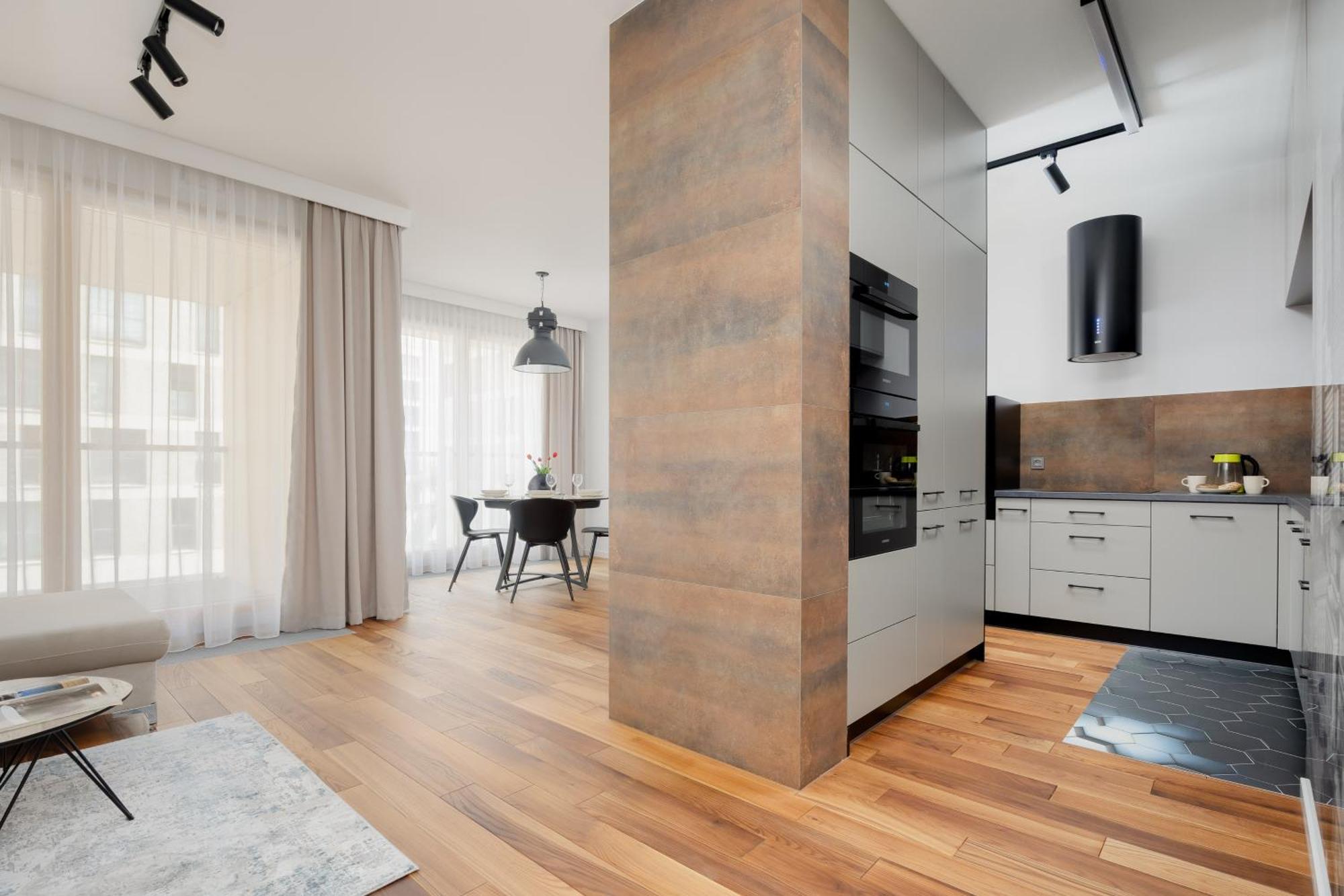 Cozy With Parking In The 19th District By Renters Apartment *