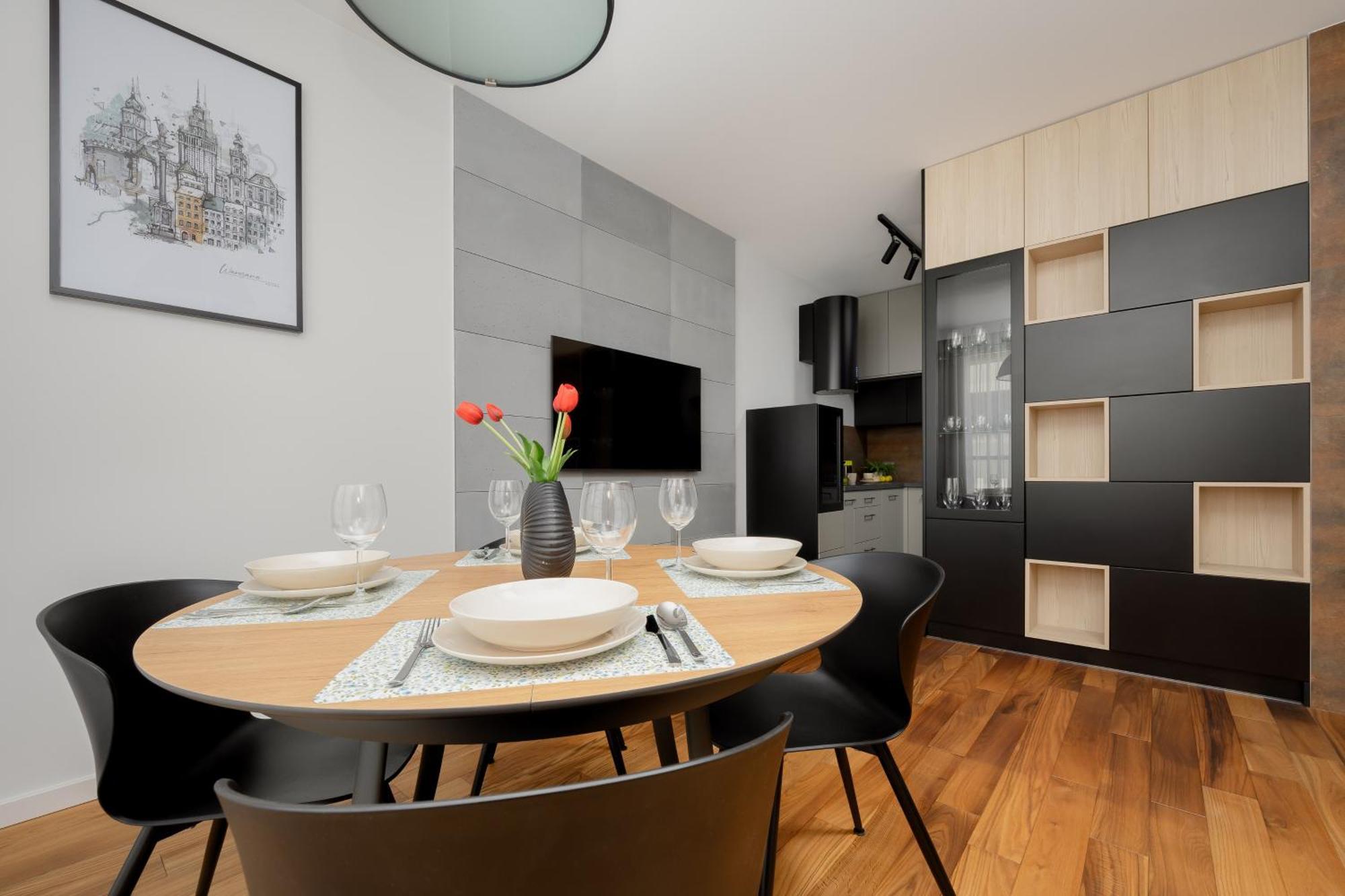 Cozy With Parking In The 19th District By Renters Apartment Warsaw