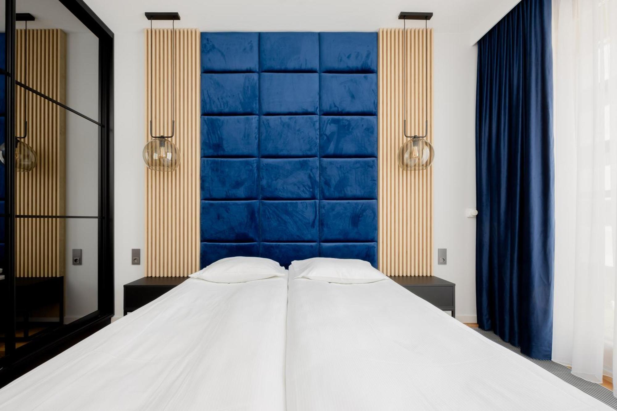 Cozy With Parking In The 19th District By Renters Apartment Warschau