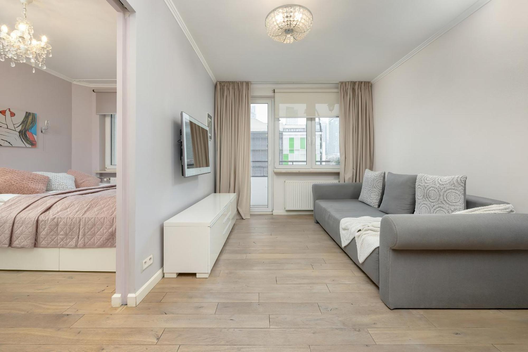 Central Near Metro Swietokrzyska By Renters *