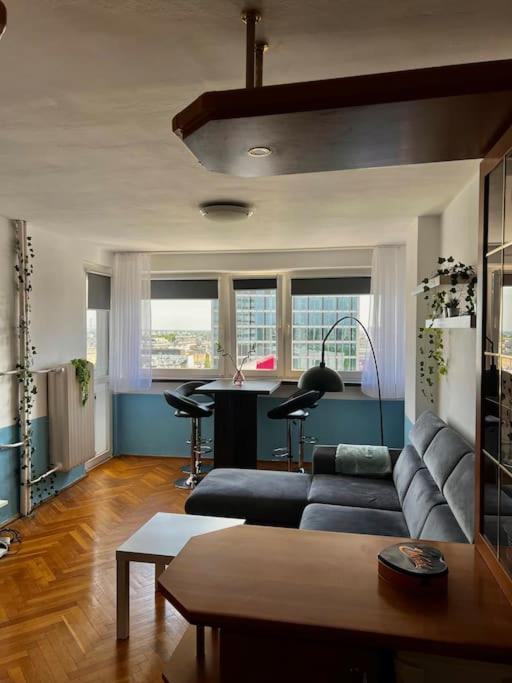 Blue Nest 2 Minuty Do Metro Centrum Apartment *