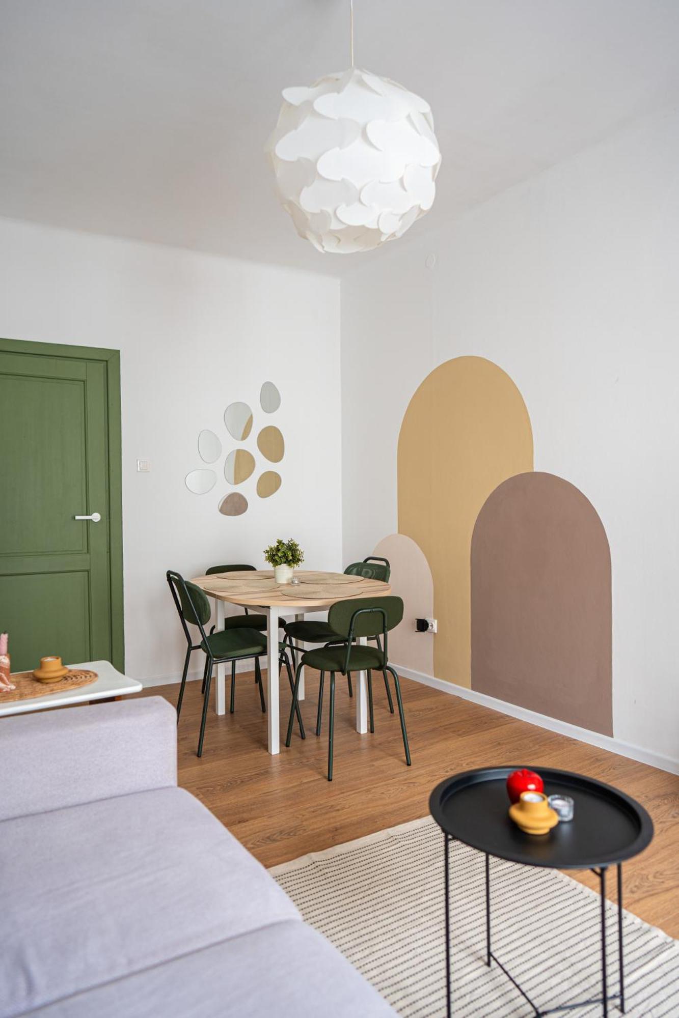 15 Powisle Apartment *