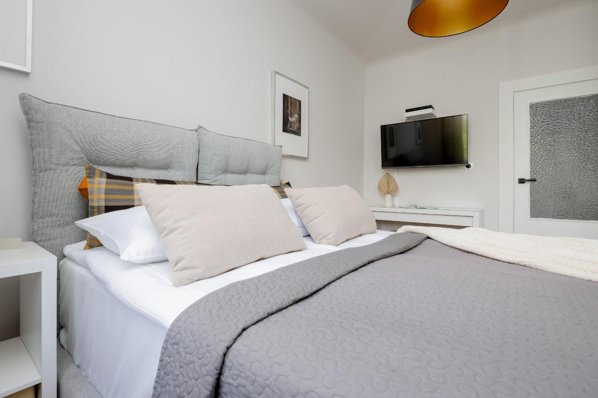 Apartment Beautiful & Modern Near The Center By Renters Warschau