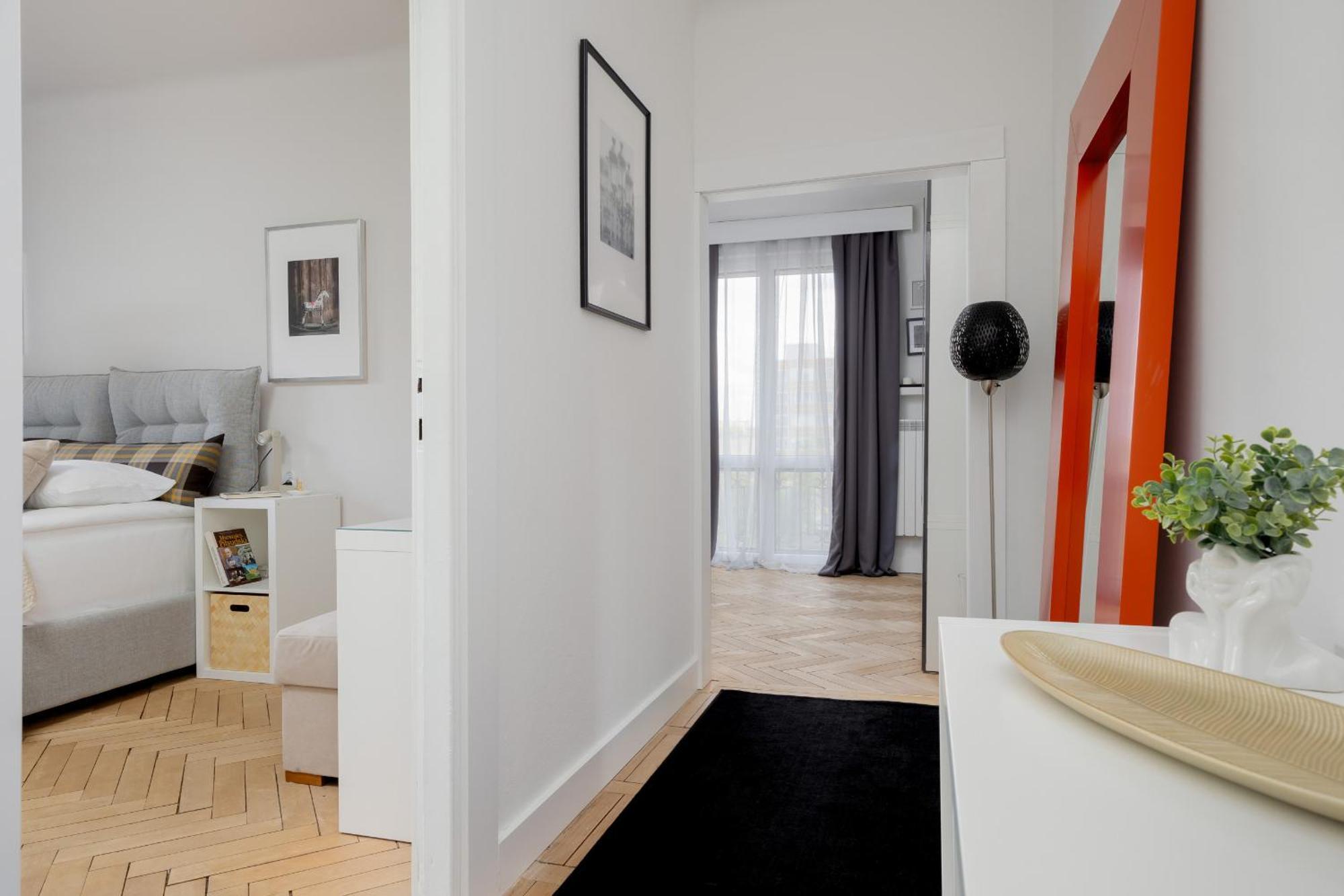 Apartment Beautiful & Modern Near The Center By Renters Warschau