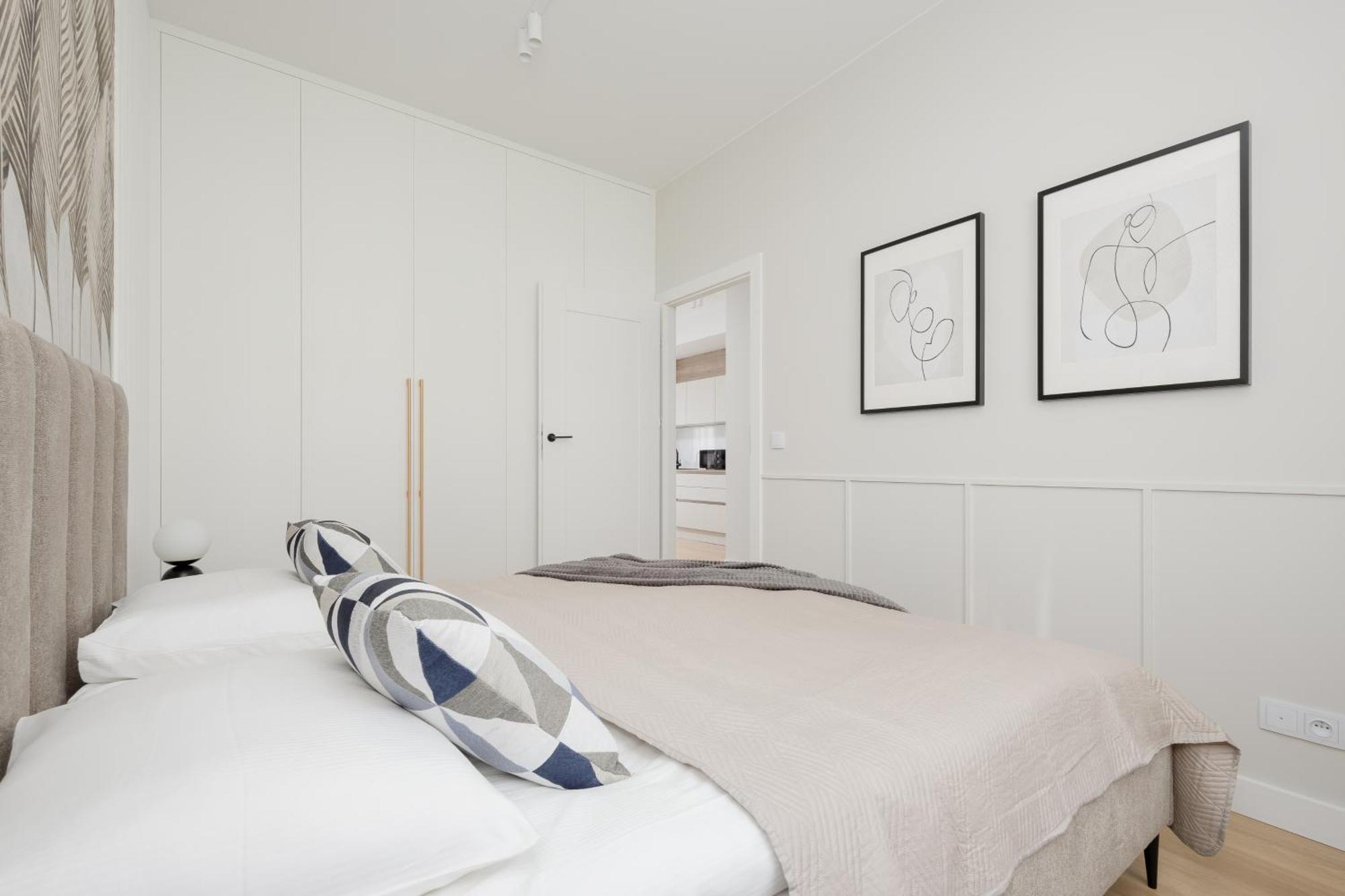 Căn hộ Luxurious In With Sauna And Gym By Renters Prestige *