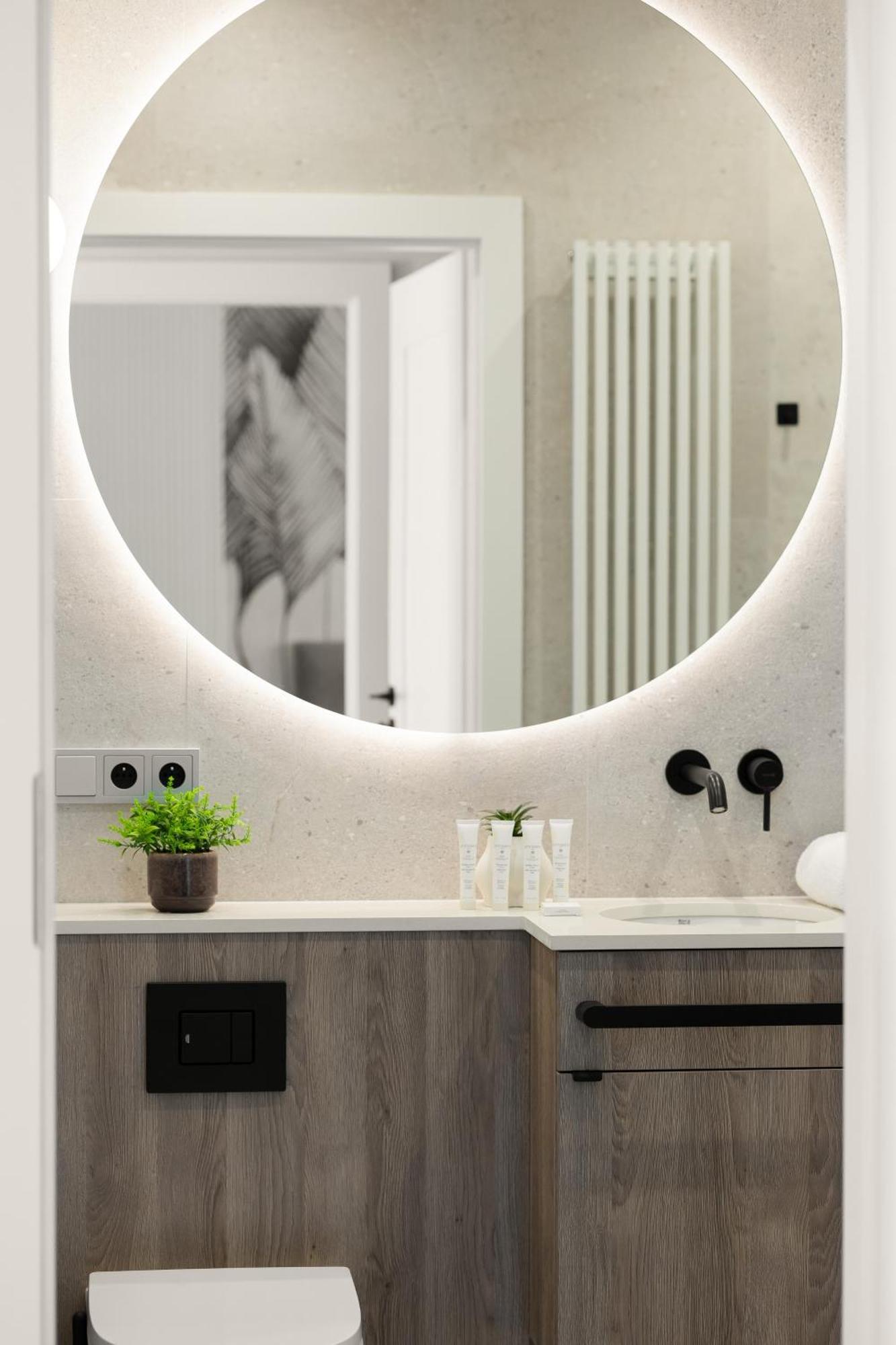 Căn hộ Luxurious In With Sauna And Gym By Renters Prestige Warsaw
