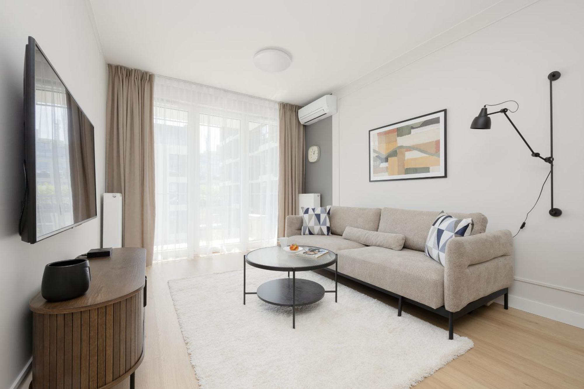 Căn hộ Luxurious In With Sauna And Gym By Renters Prestige