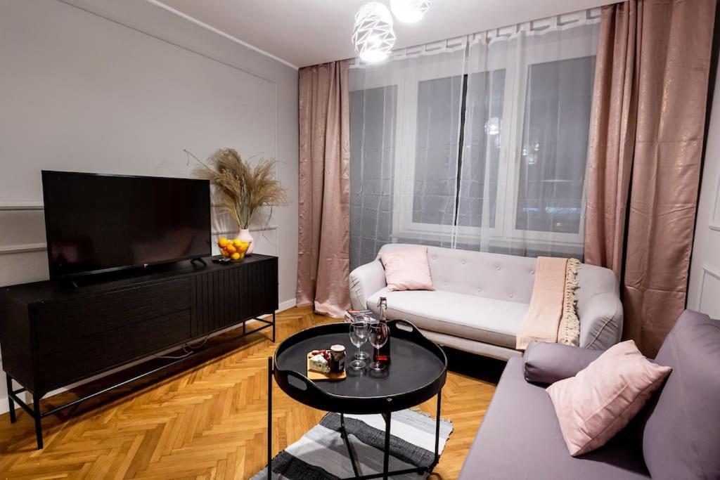 Elegant, Comfortable In The Heart Of Warsaw!