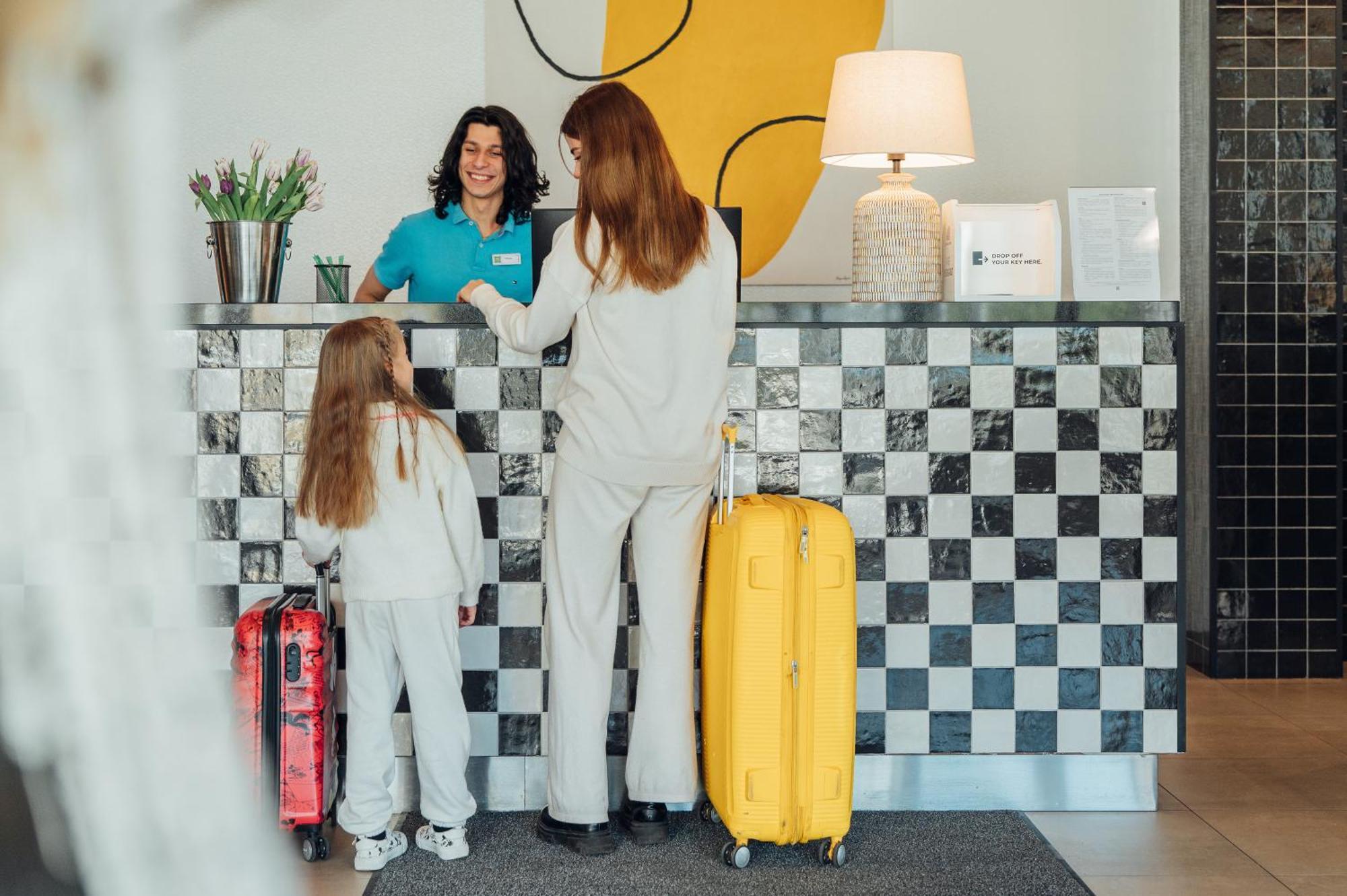 Hotel Ibis Styles Airport 3*