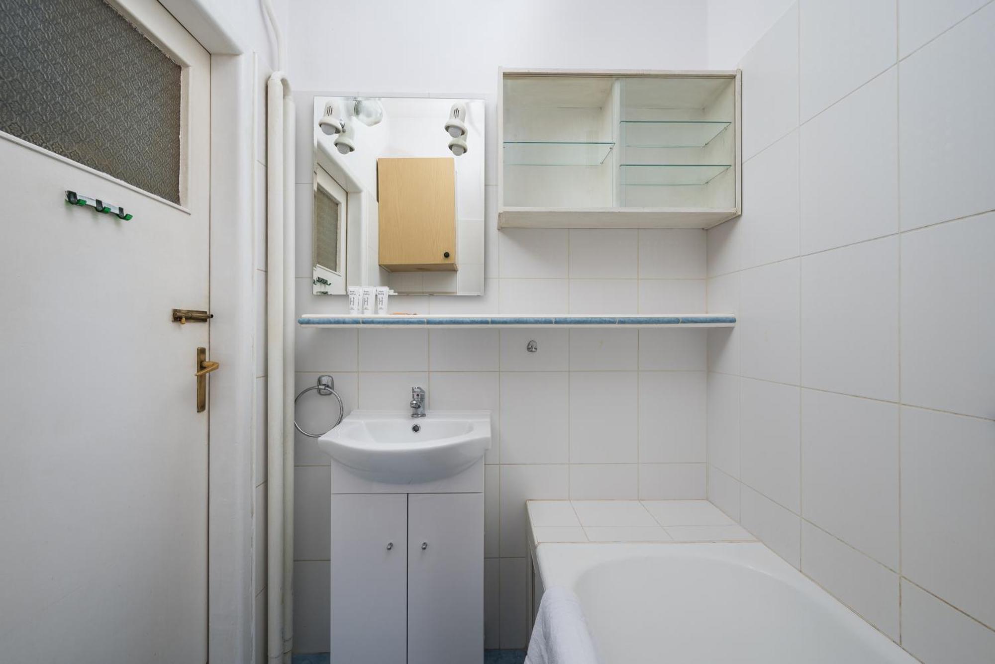 Old Town 3-bedroom Apartment Warsaw