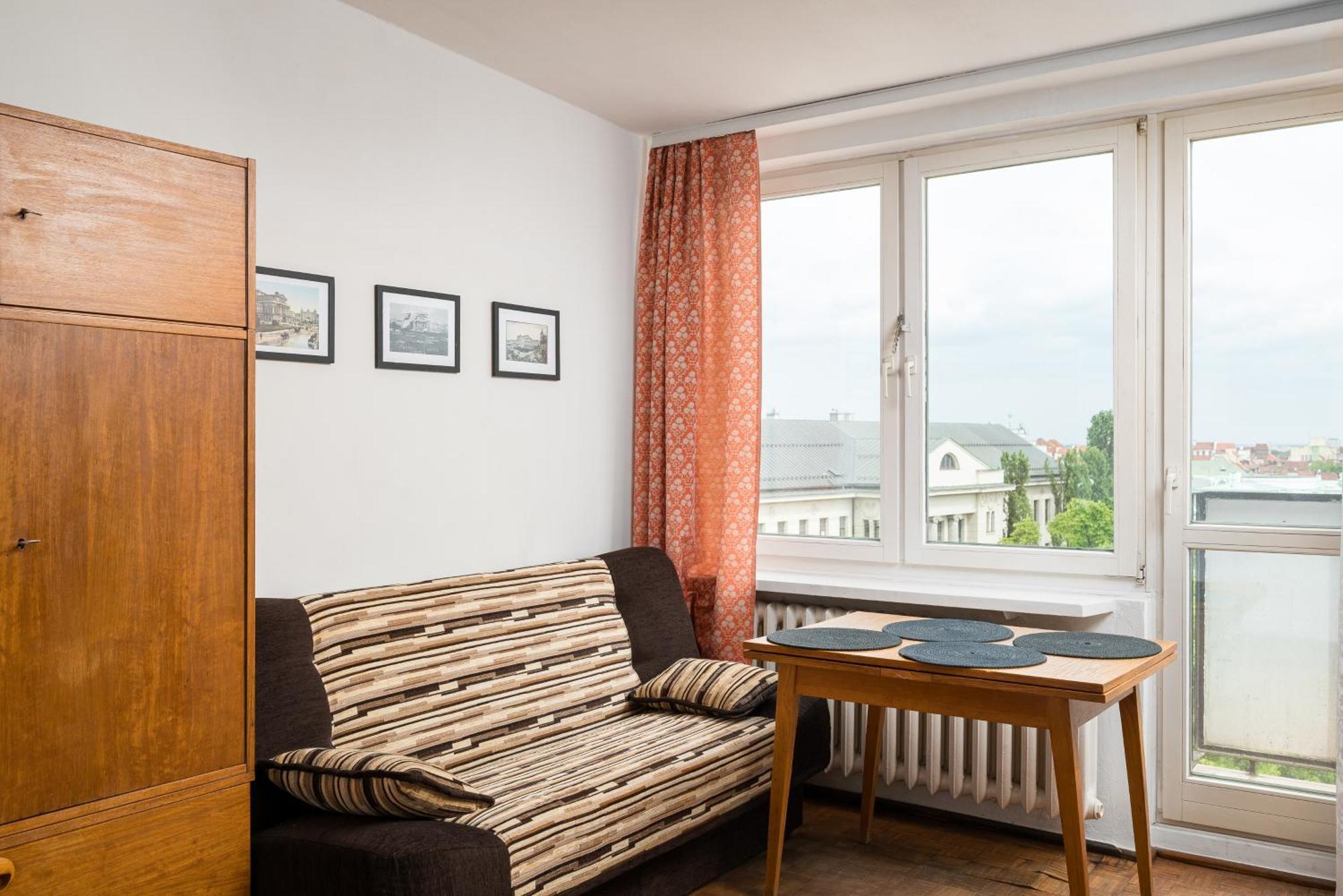 Apartment Old Town 3-bedroom *
