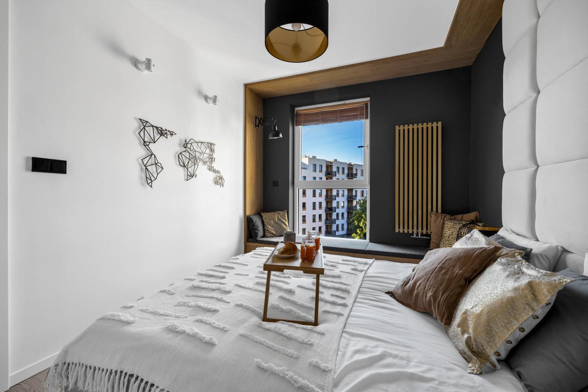 Apartment Wola - Parking, Balcony, Workdesk - By Rentujemy *