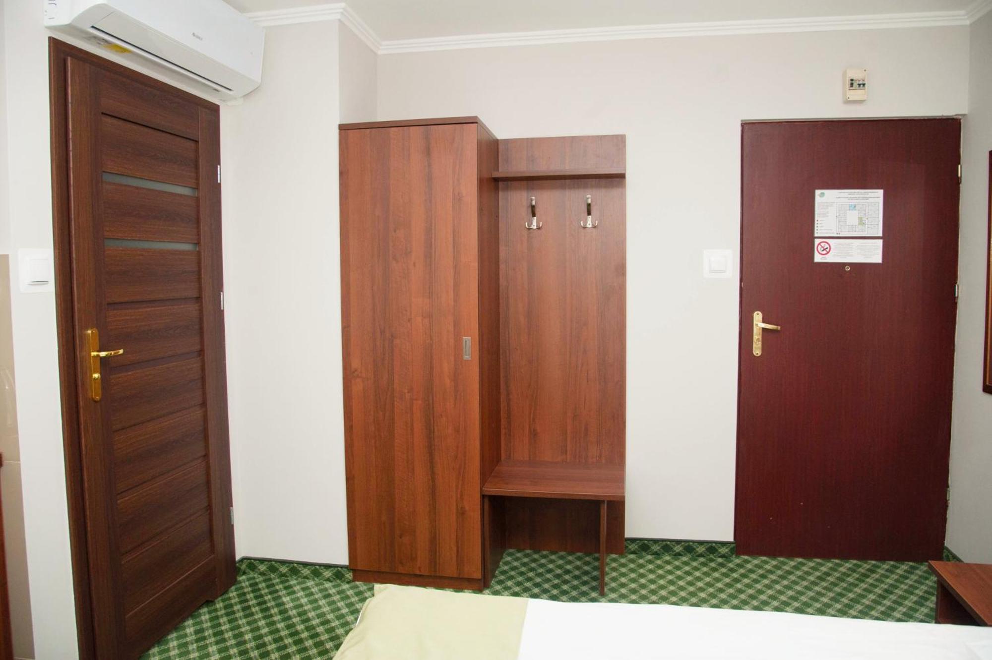 Hotel Hit Warsaw