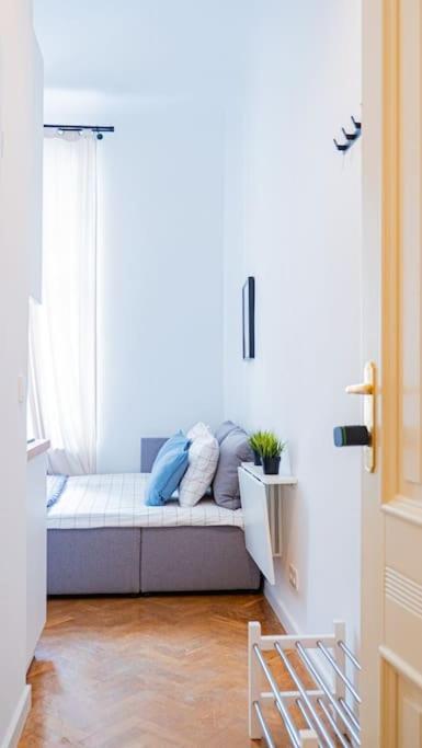 Apartment Mini Kawalerka W Samym Centrum Warszawy Warsaw
