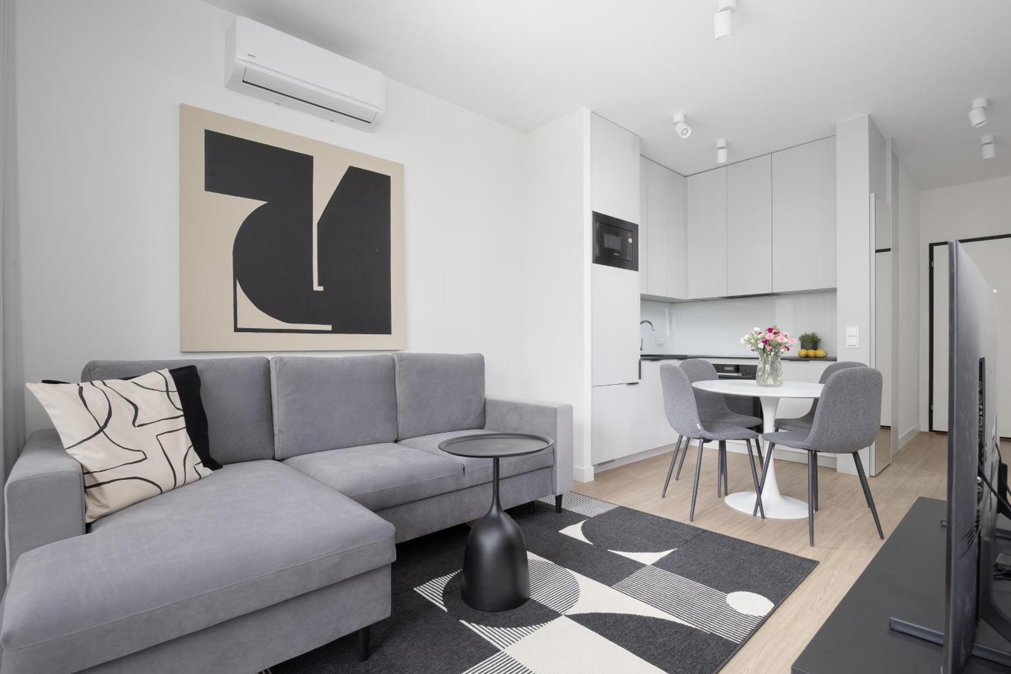 Domaniewska With Parking Mokotow By Renters Prestige