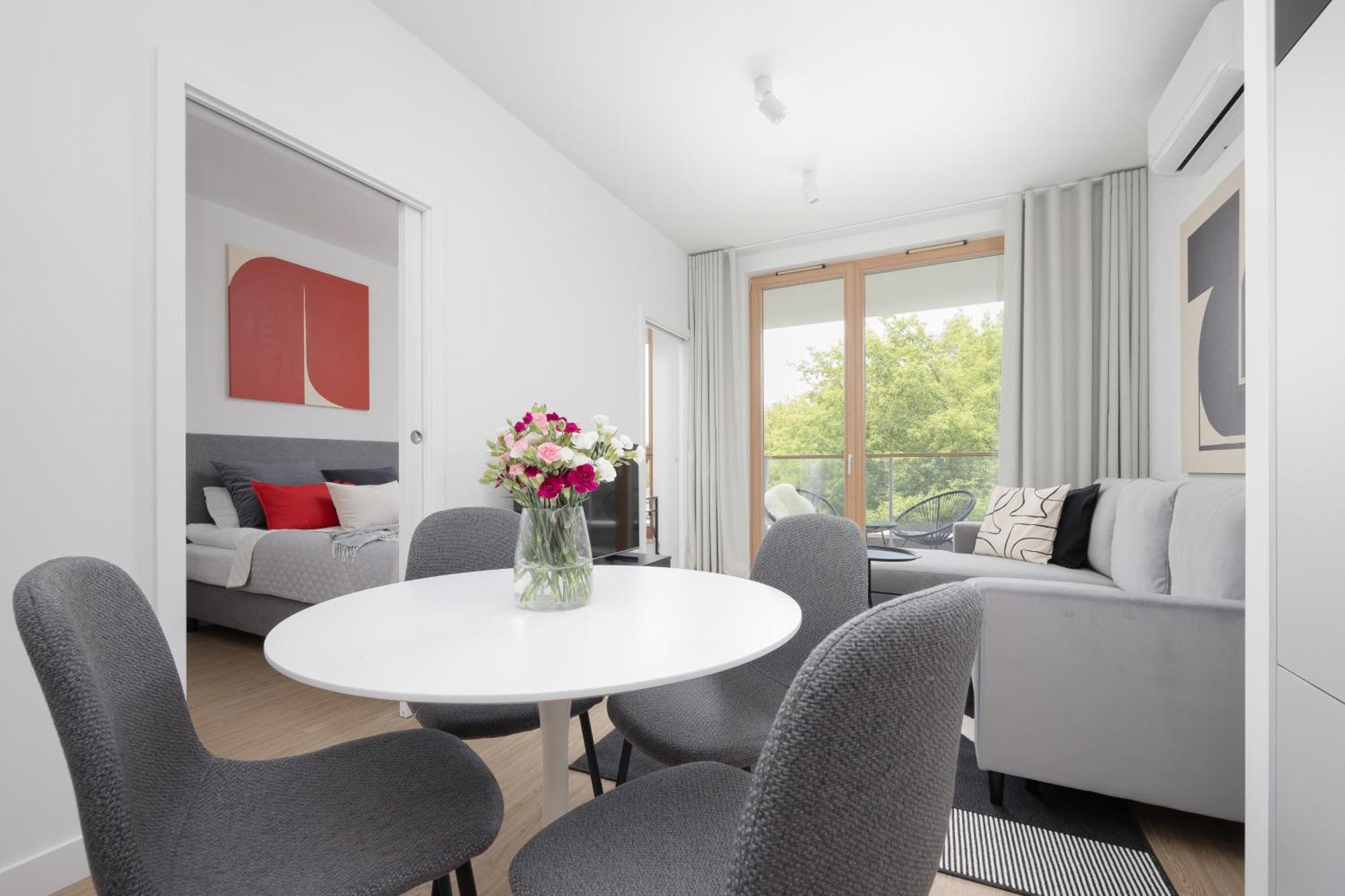 Apartment Domaniewska With Parking Mokotow By Renters Prestige *