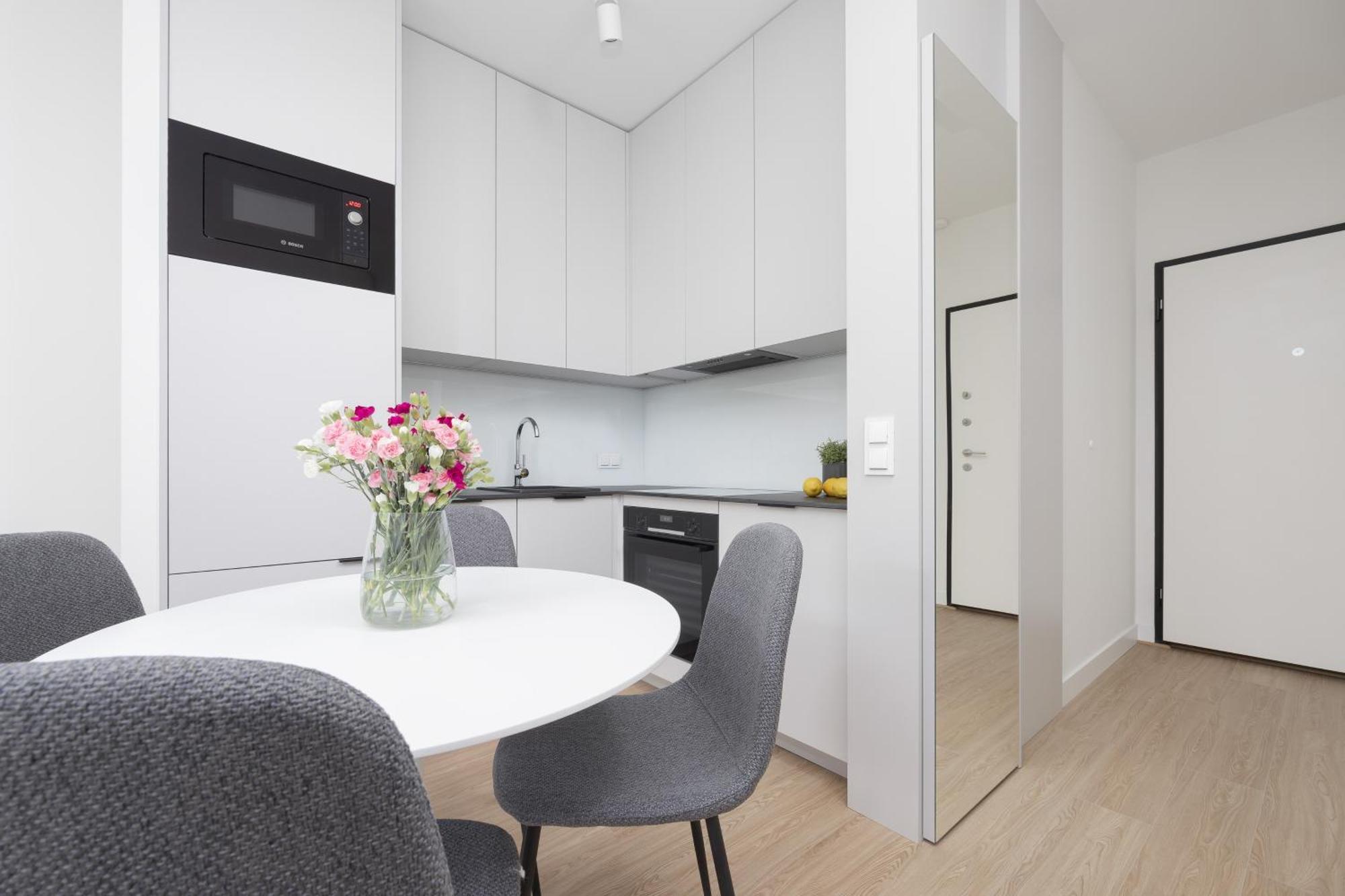 Apartment Domaniewska With Parking Mokotow By Renters Prestige *