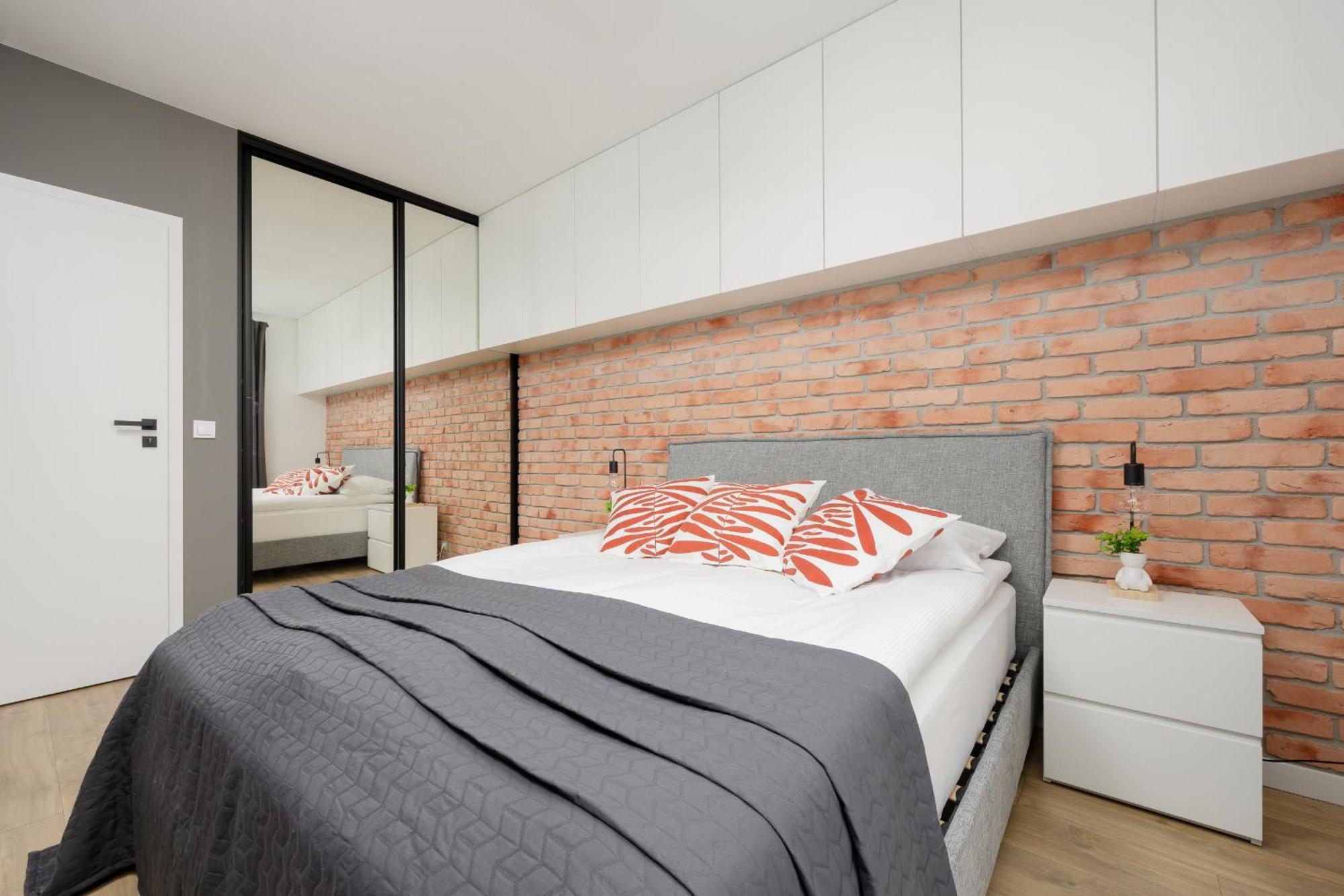Apartment Industrial With Parking Wola By Renters