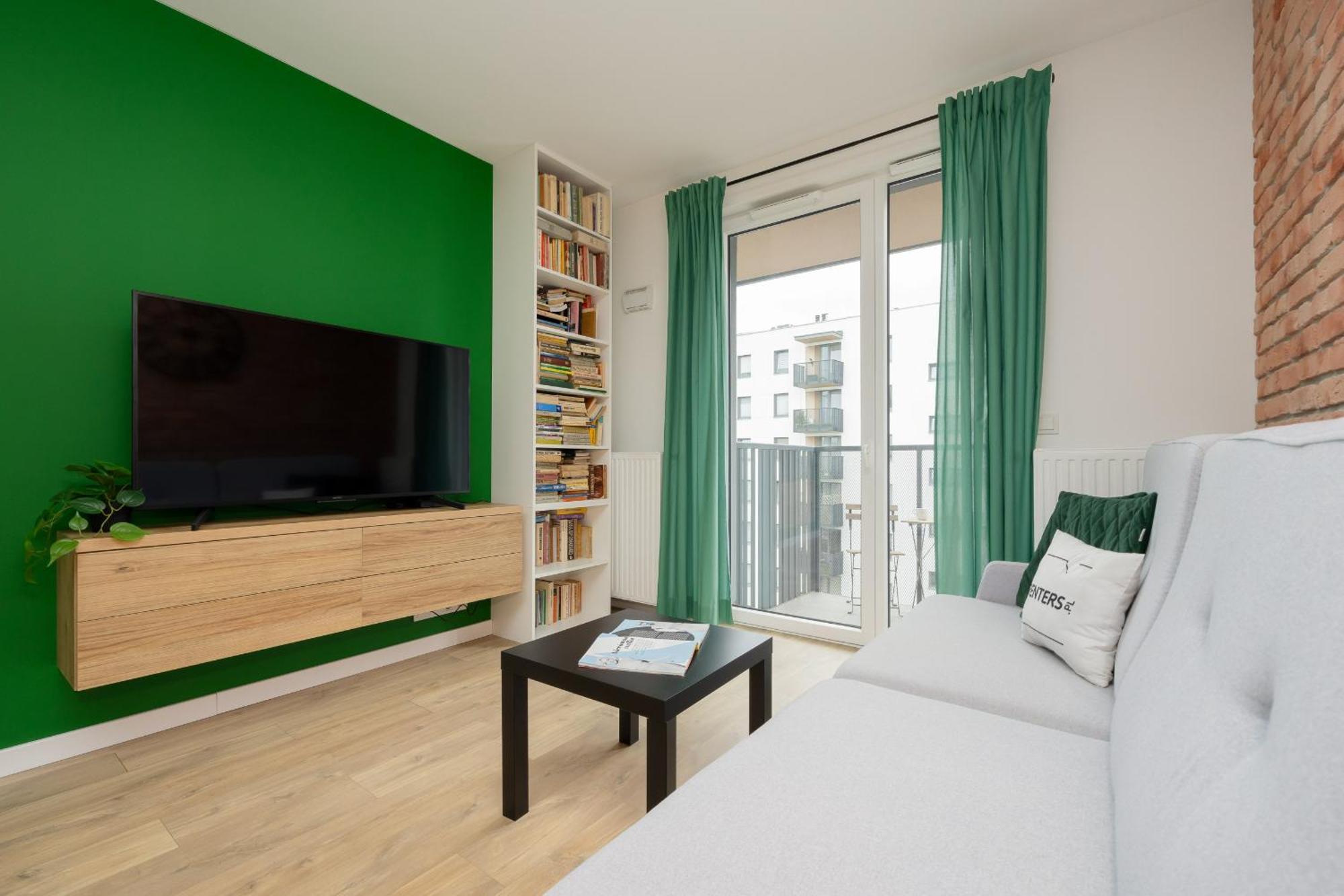 Industrial With Parking Wola By Renters *