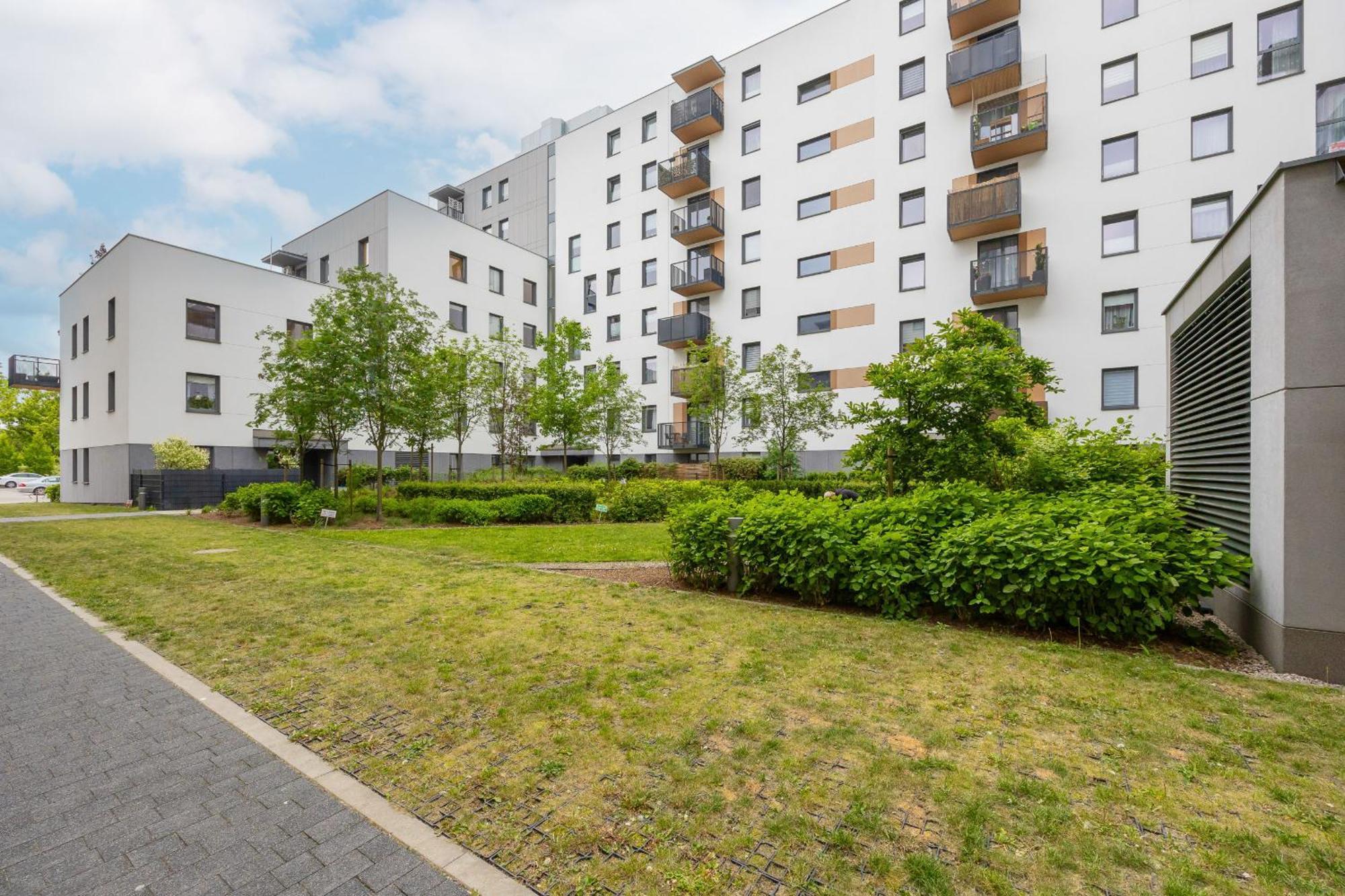Apartment Industrial With Parking Wola By Renters *