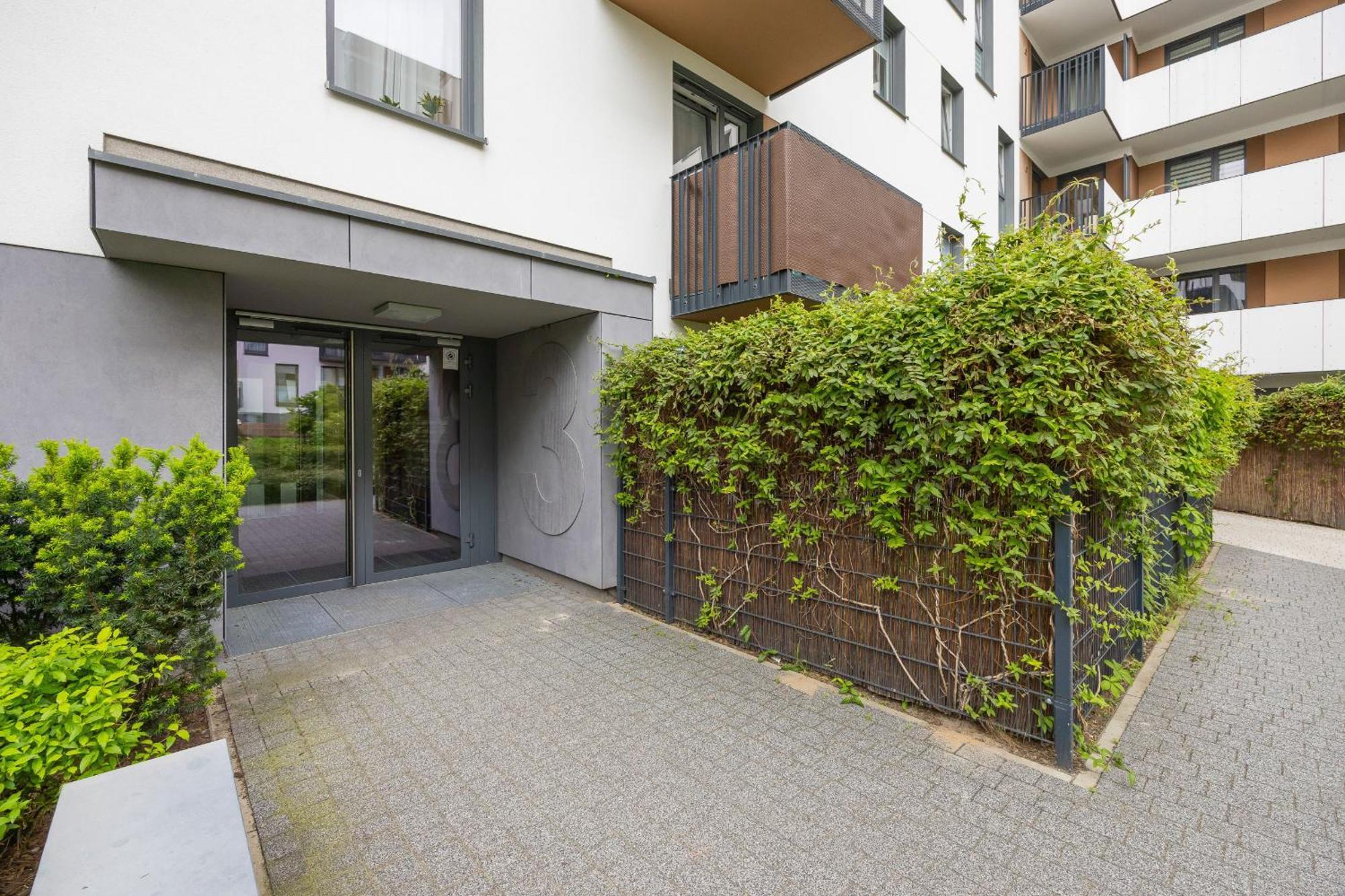 Apartment Industrial With Parking Wola By Renters *