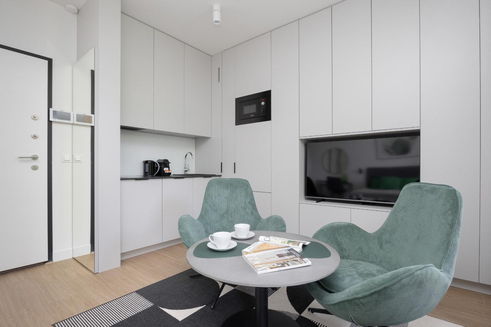Apartment Exclusive And Modern In With Air Conditioning And Desk By Renters Prestige *