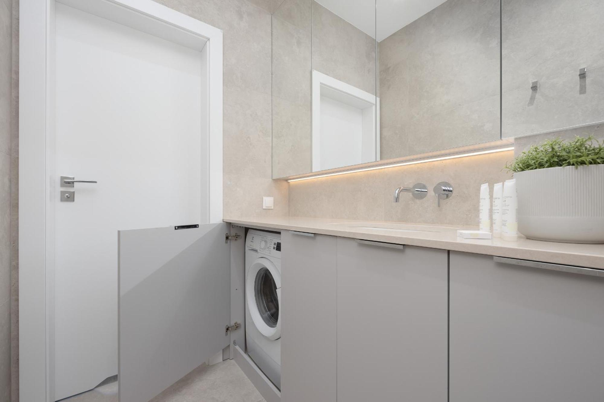 Apartment Exclusive And Modern In With Air Conditioning And Desk By Renters Prestige