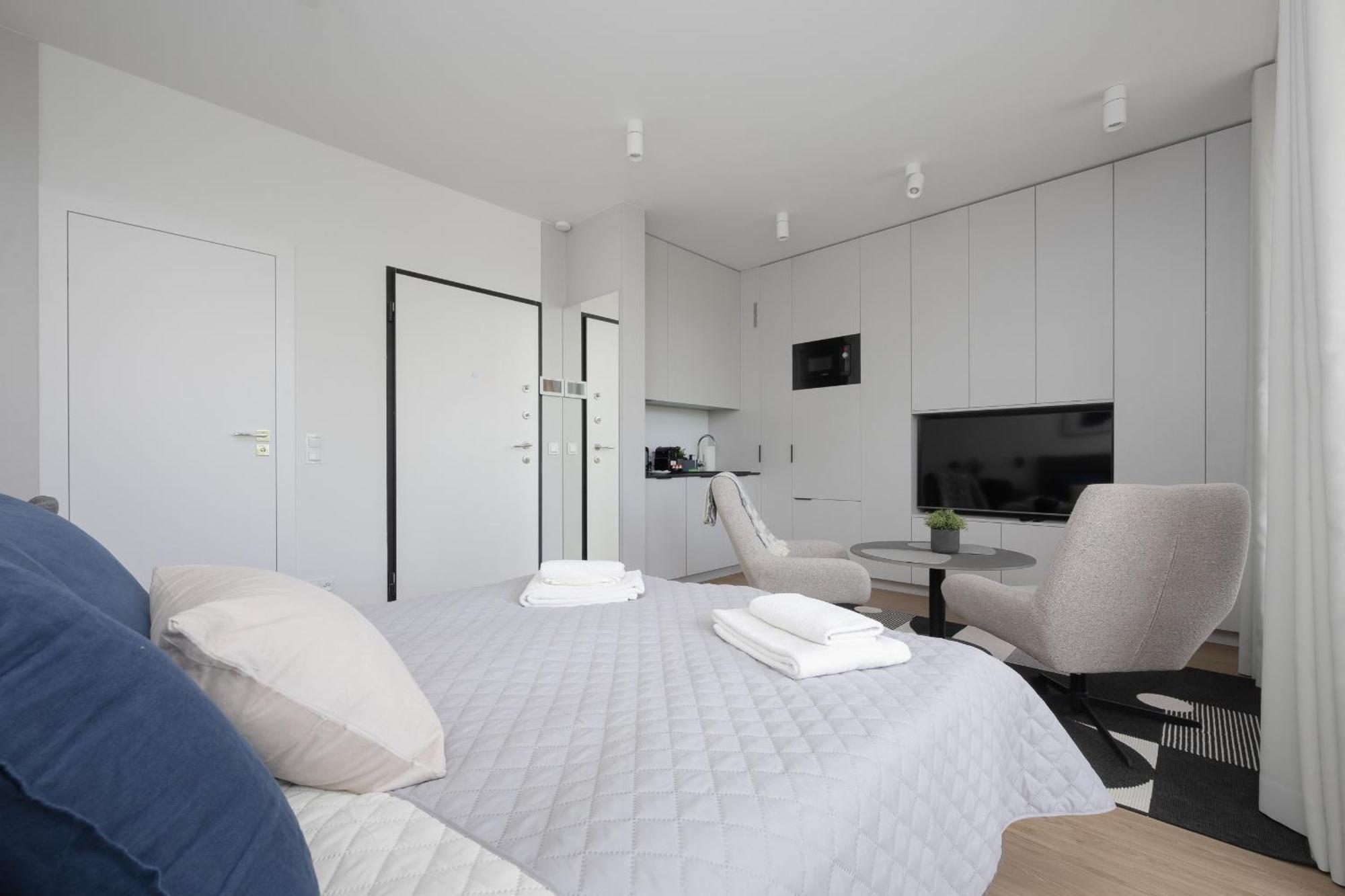Apartment Exclusive And Modern In With Air Conditioning And Desk By Renters Prestige Warsaw