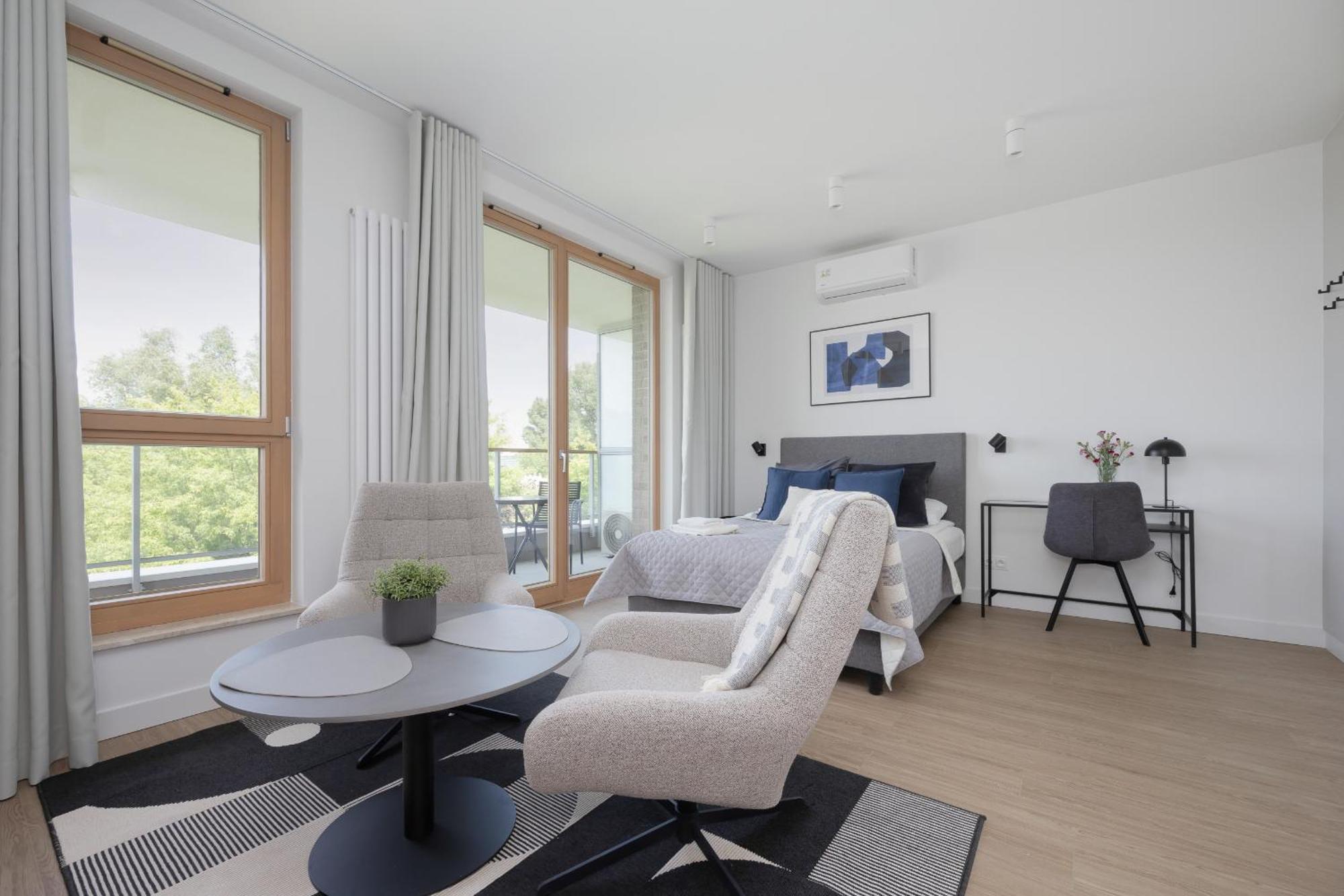 Exclusive And Modern In With Air Conditioning And Desk By Renters Prestige Apartment