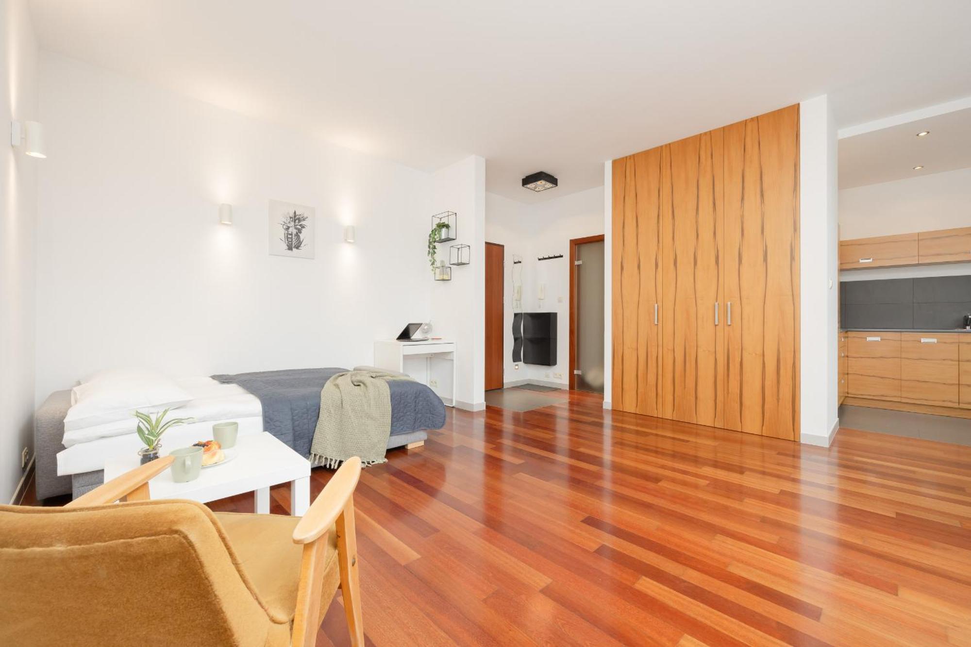 Apartament Spacious Studio Muranow & Parking By Renters
