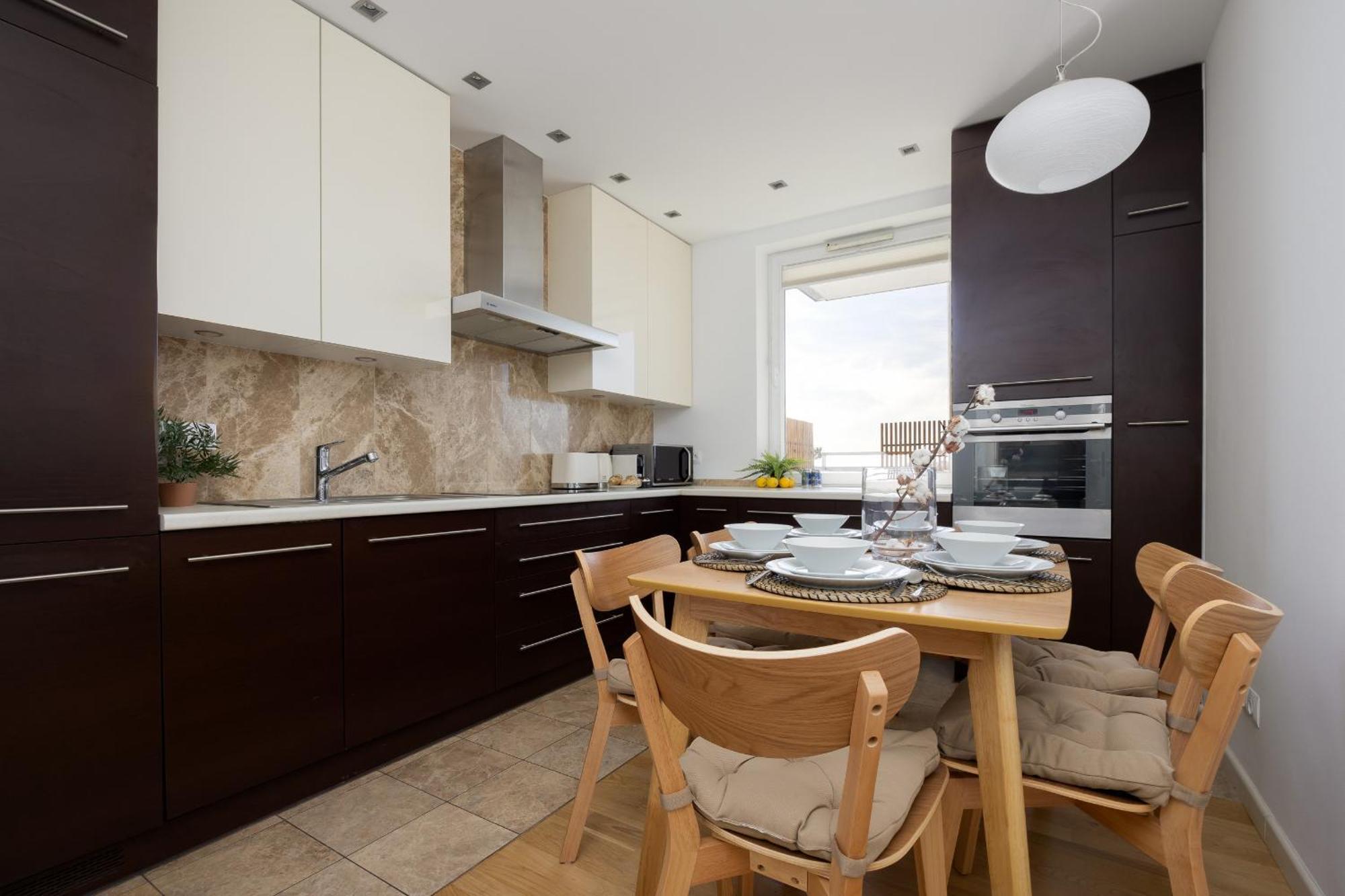 Luxury Four Bedroom With Parking & Balcony In Mokotow By Renters Prestige Apartment *