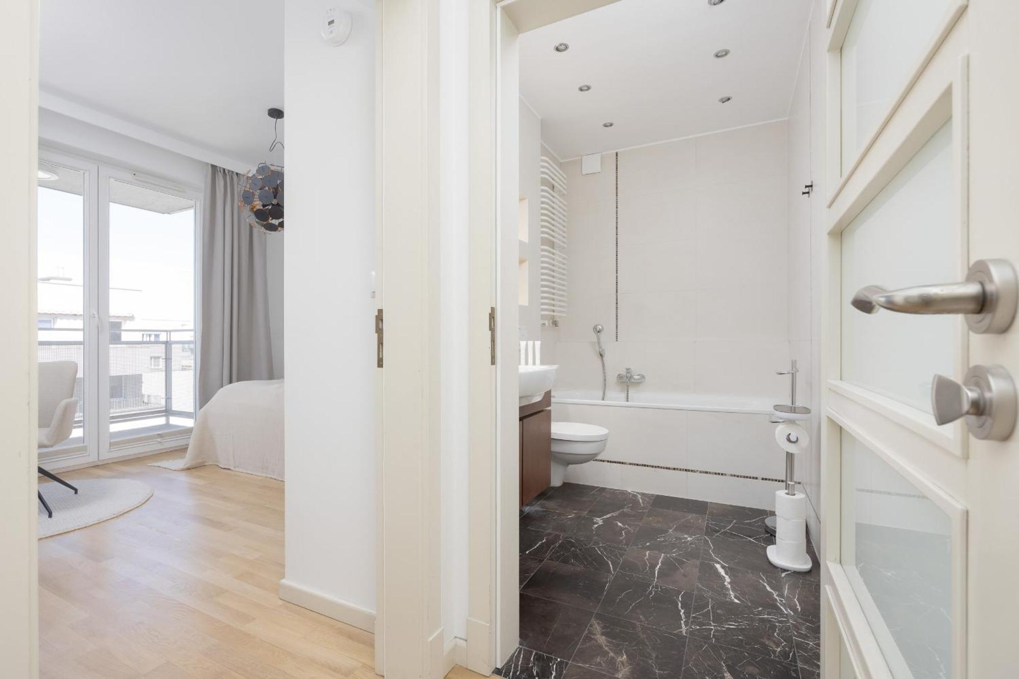 Luxury Four Bedroom With Parking & Balcony In Mokotow By Renters Prestige * Warsaw
