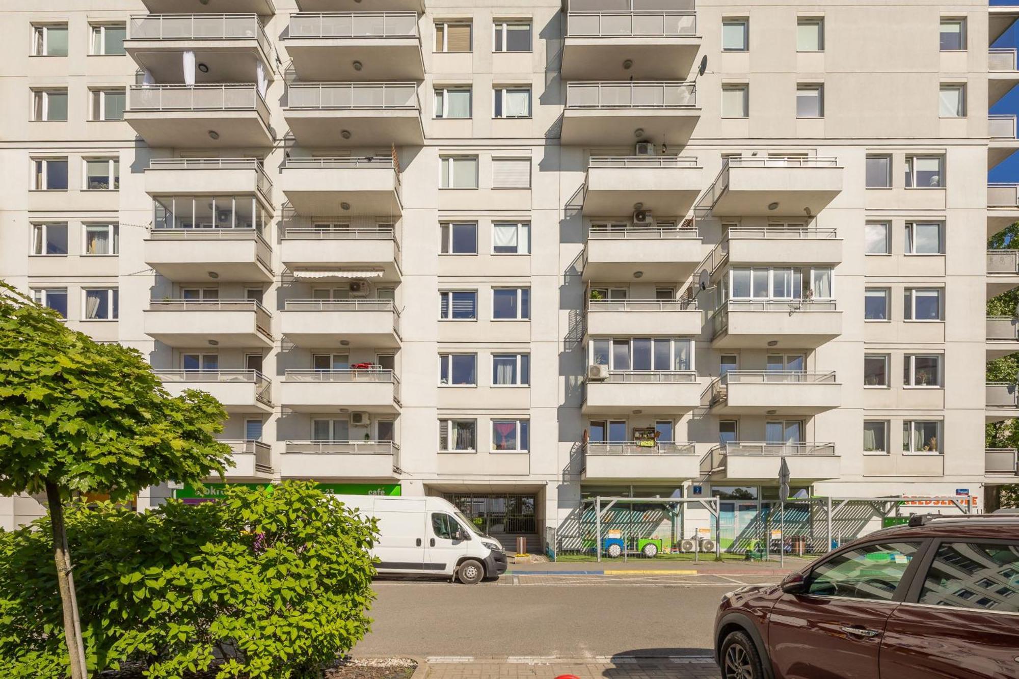 Apartment Luxury Four Bedroom With Parking & Balcony In Mokotow By Renters Prestige