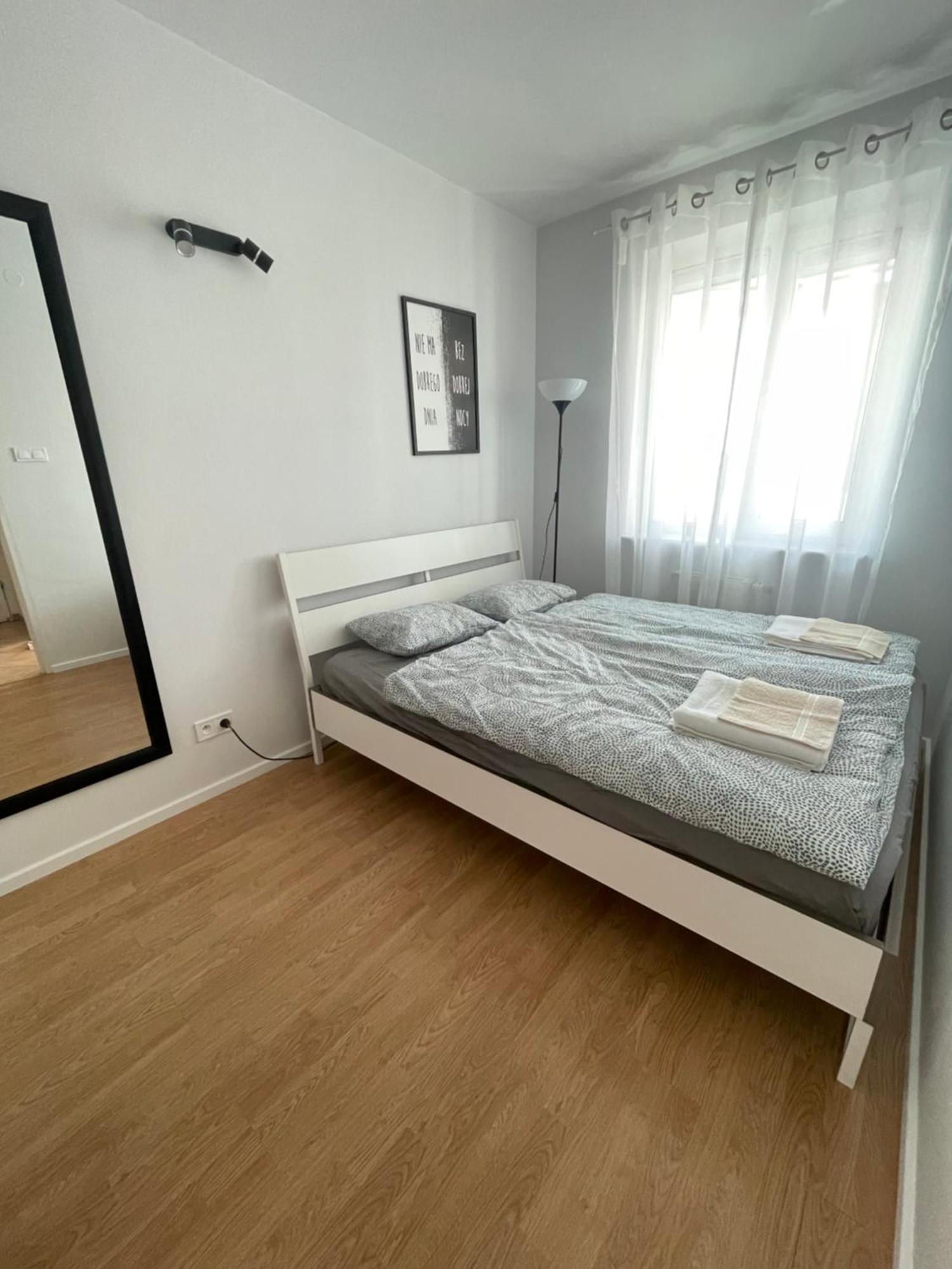 Apartament 2 Pokojowe Mieszkanie, Metro M2, Swietny Widok, Zachody *