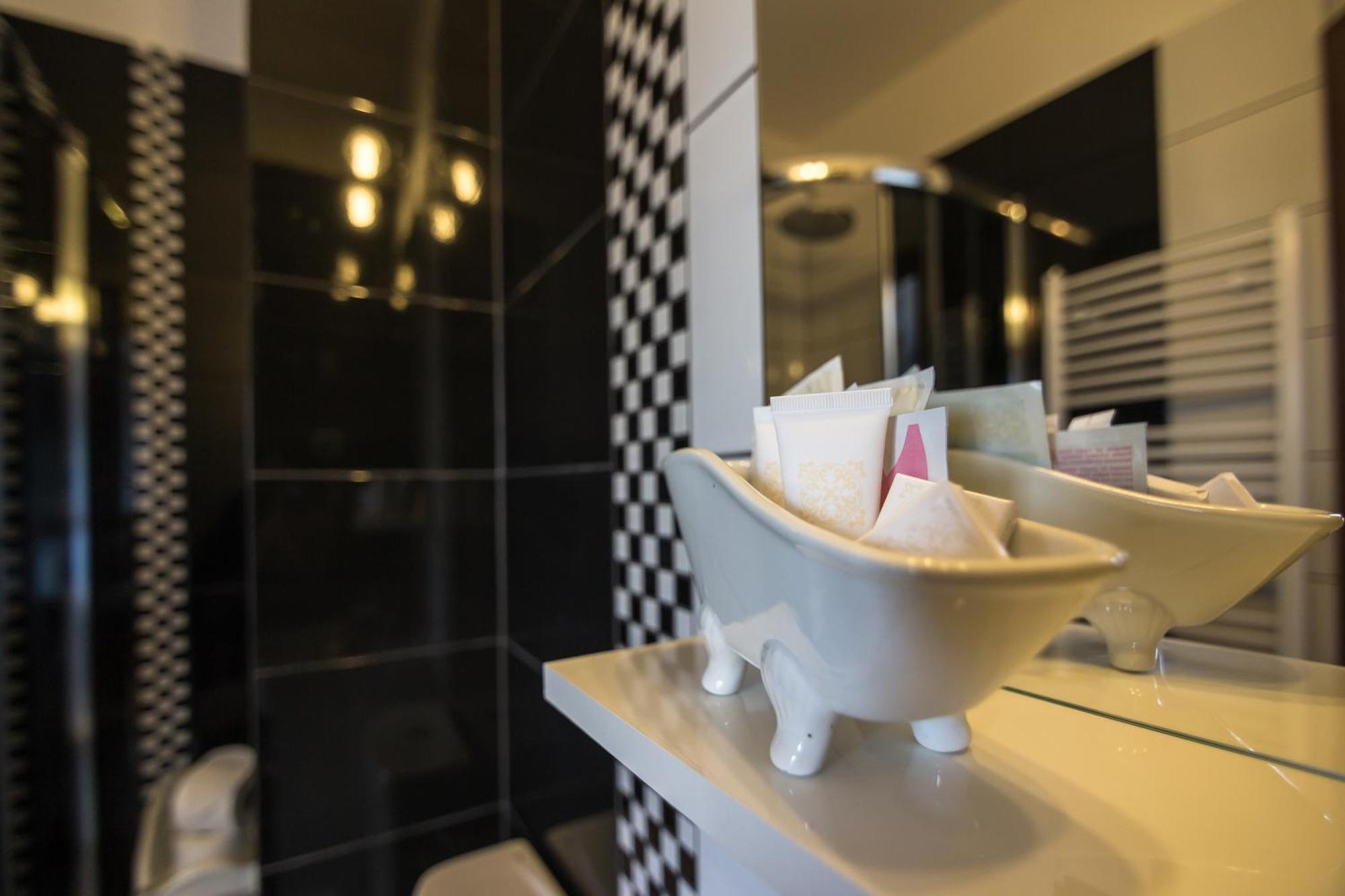 Jeziorki 71 Bed & Breakfast *