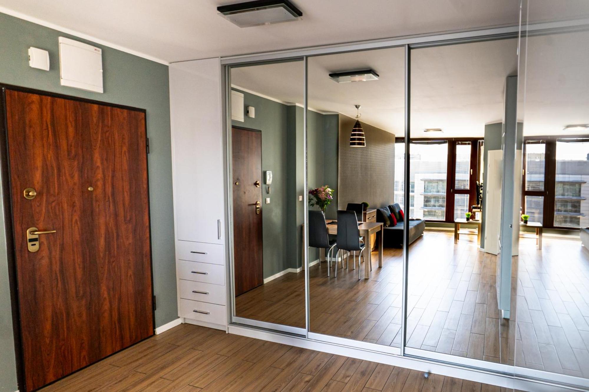 Triton In Apartment *