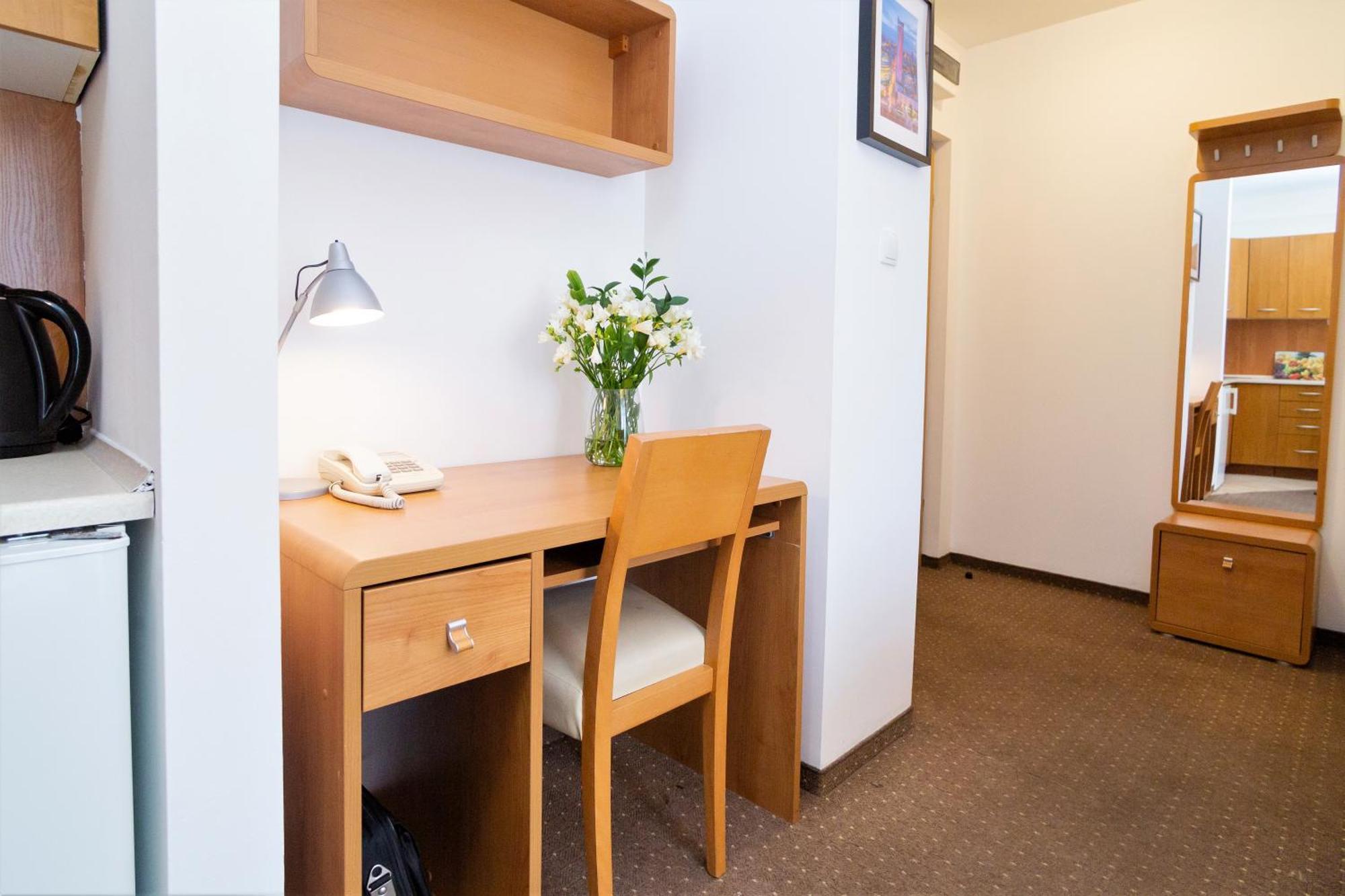 - Wilanow Aparthotel 3*