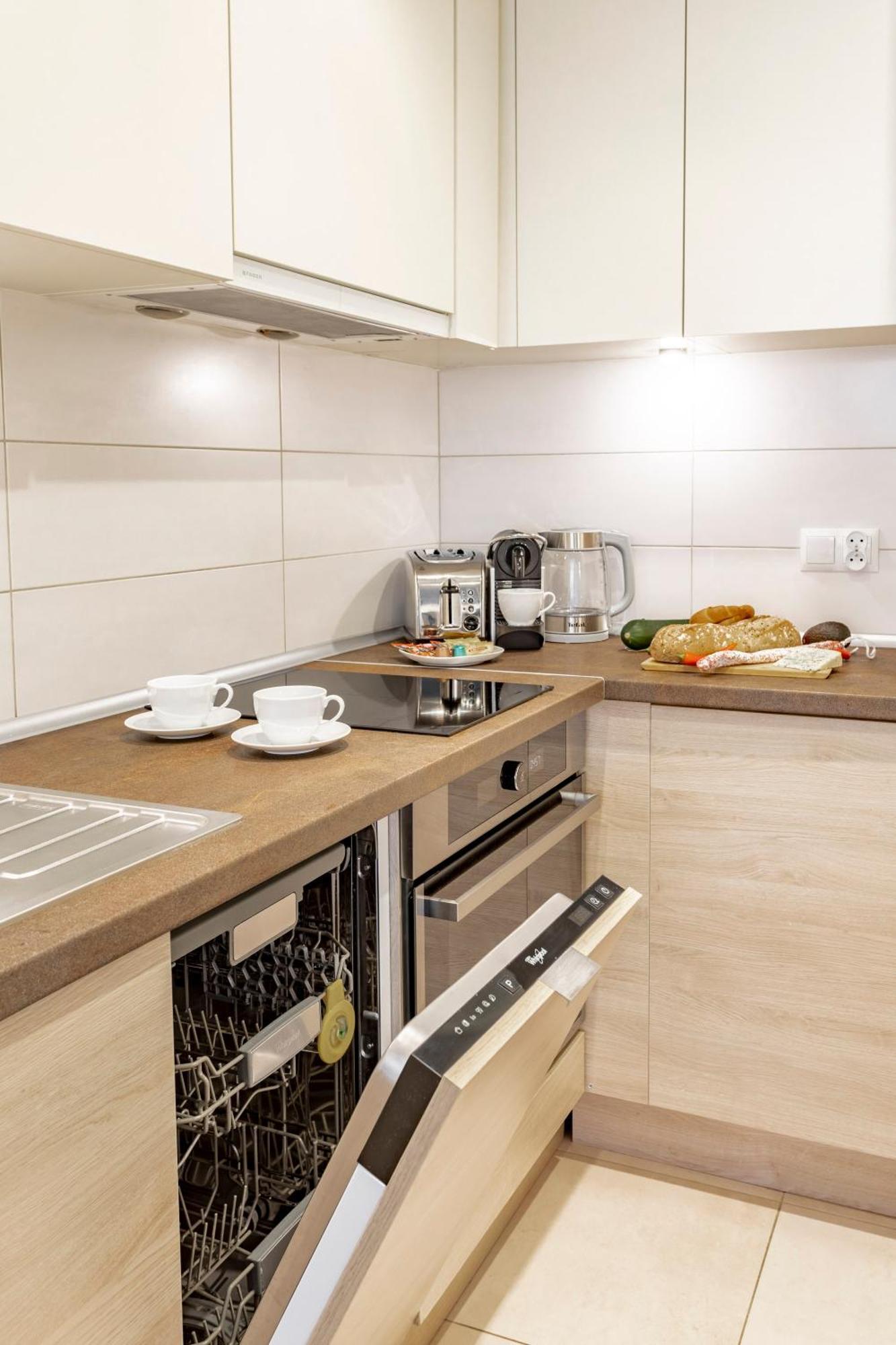 Hala Mirowska Apartment Warsaw