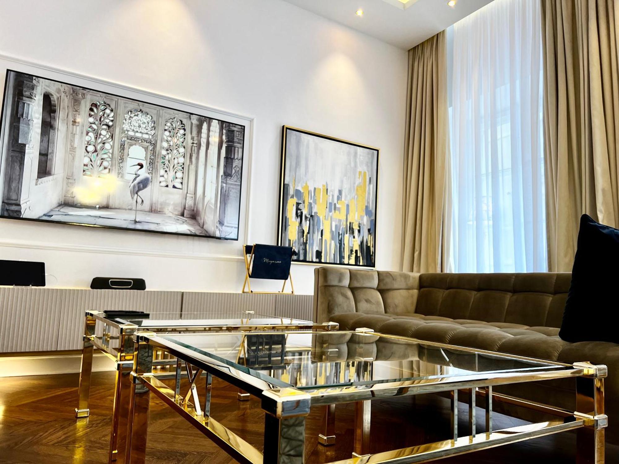 Luxury Mondrian Market Square Iii Aparthotel