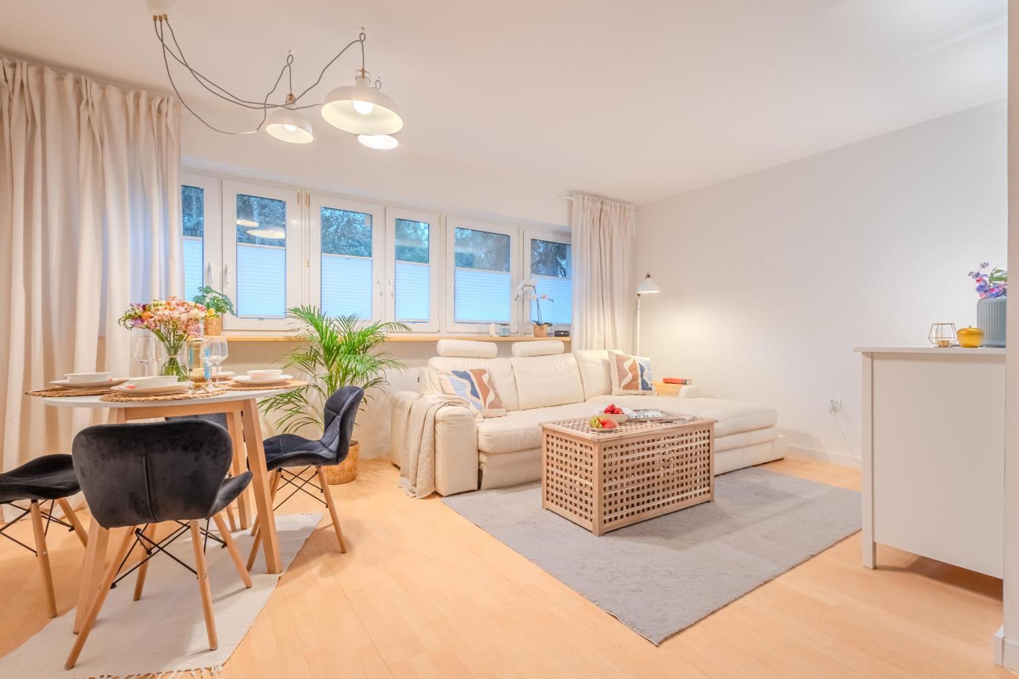 Rezydencja Filmowa- Wygodny Apartament 10 Min Od Lotniska I Centrum Warsaw