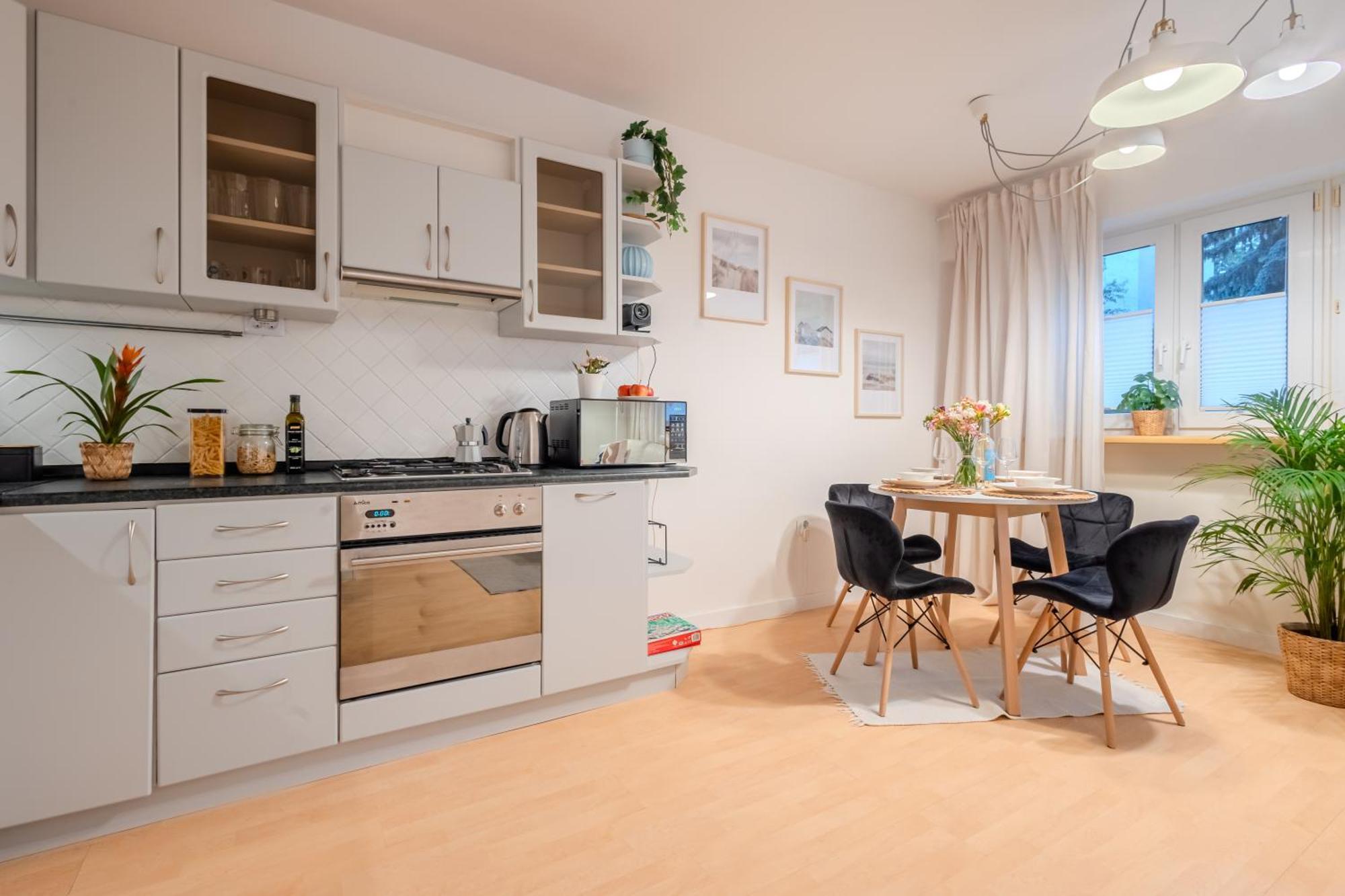 Apartment Rezydencja Filmowa- Wygodny Apartament 10 Min Od Lotniska I Centrum