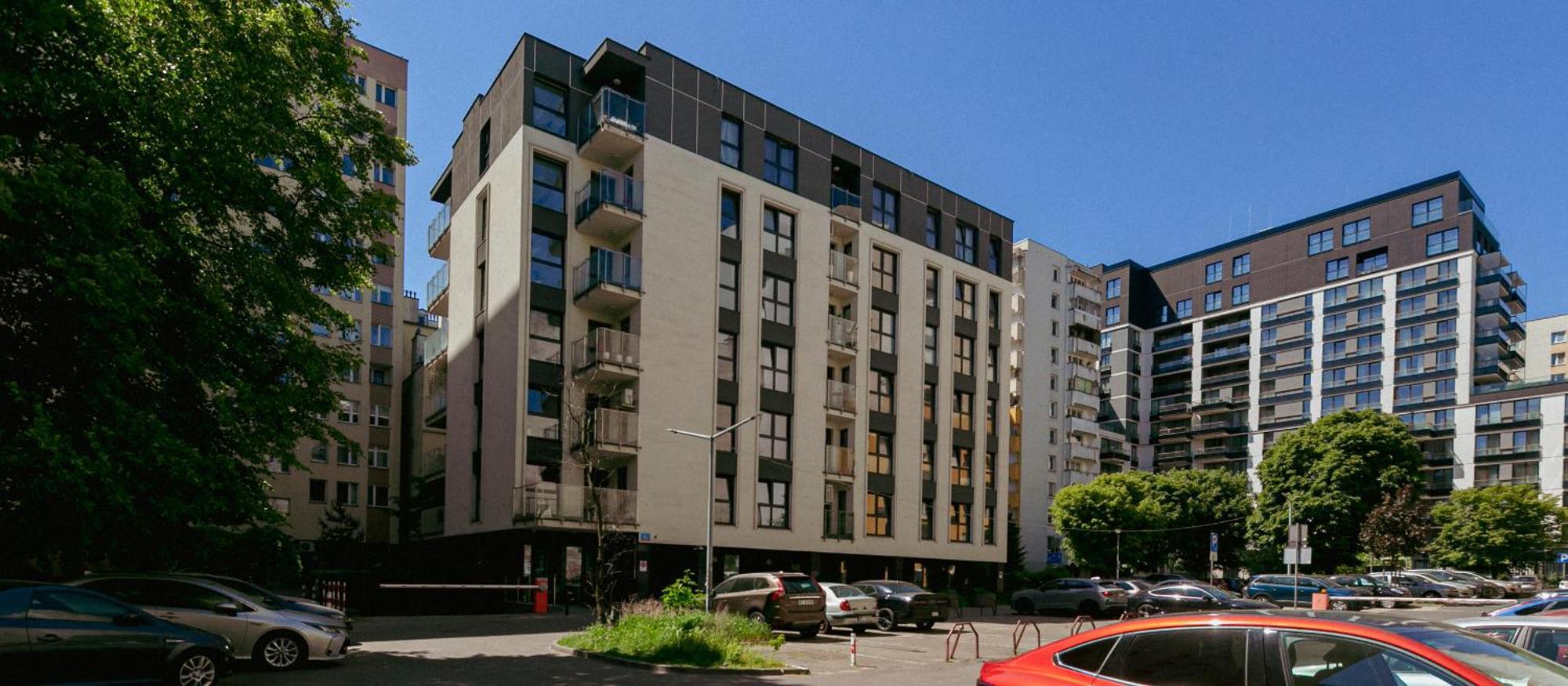 Chlodna 22a - Duzy Taras - Large Terrace - Bezplatny Parking - Free Parking - Better Warszawa